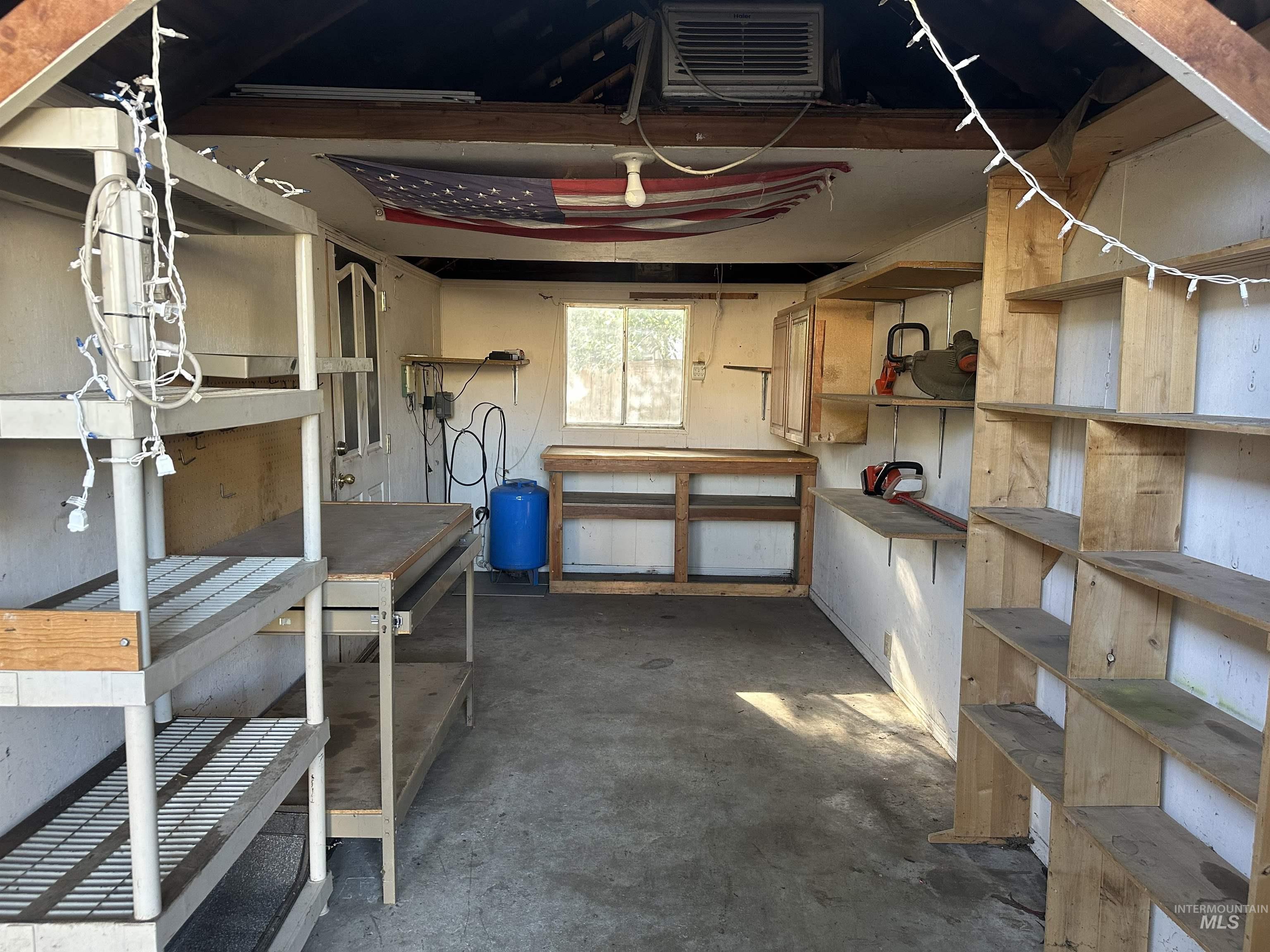322 E 1st St. Property Photo 48