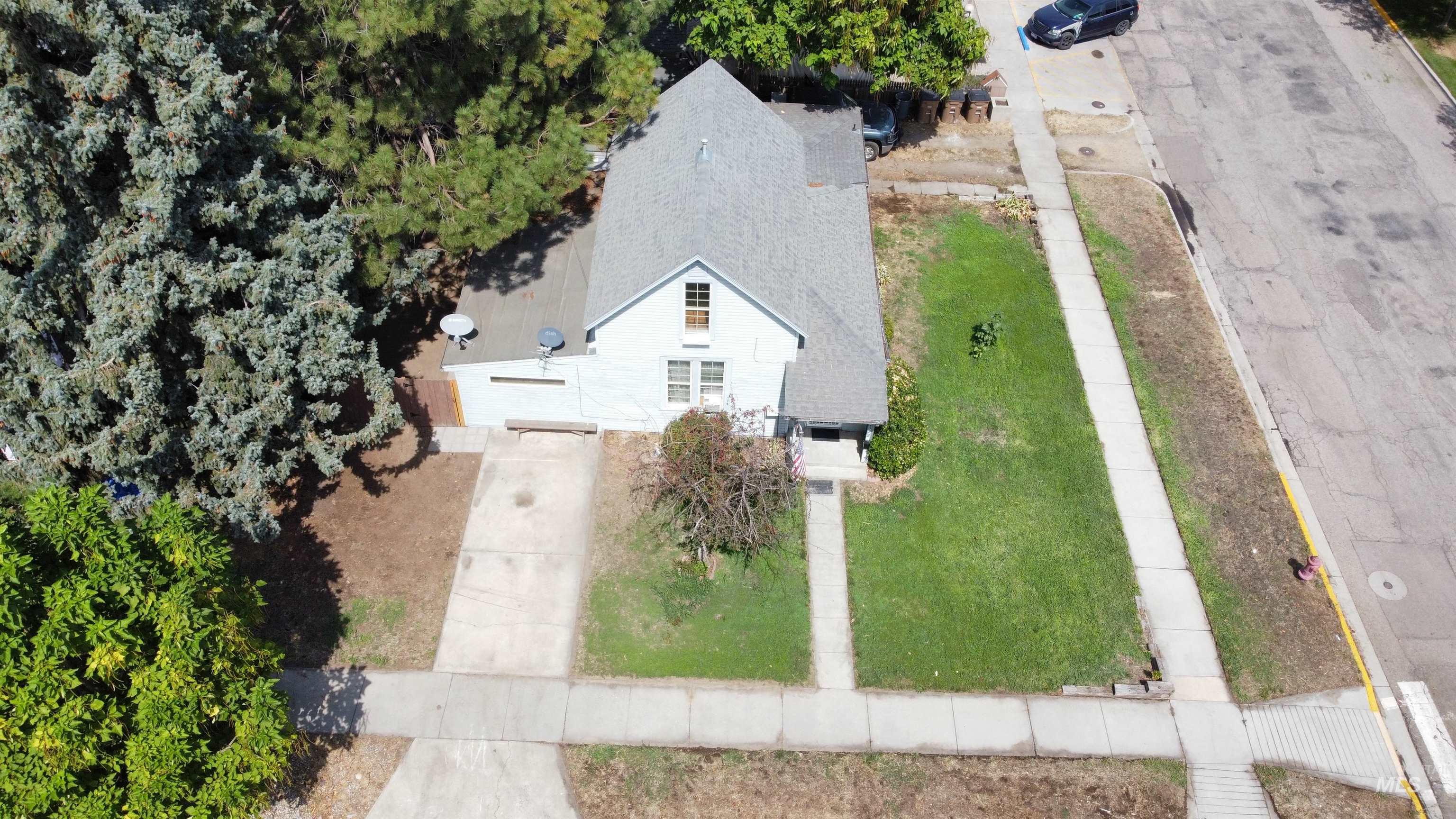 322 E 1st St. Property Photo 50