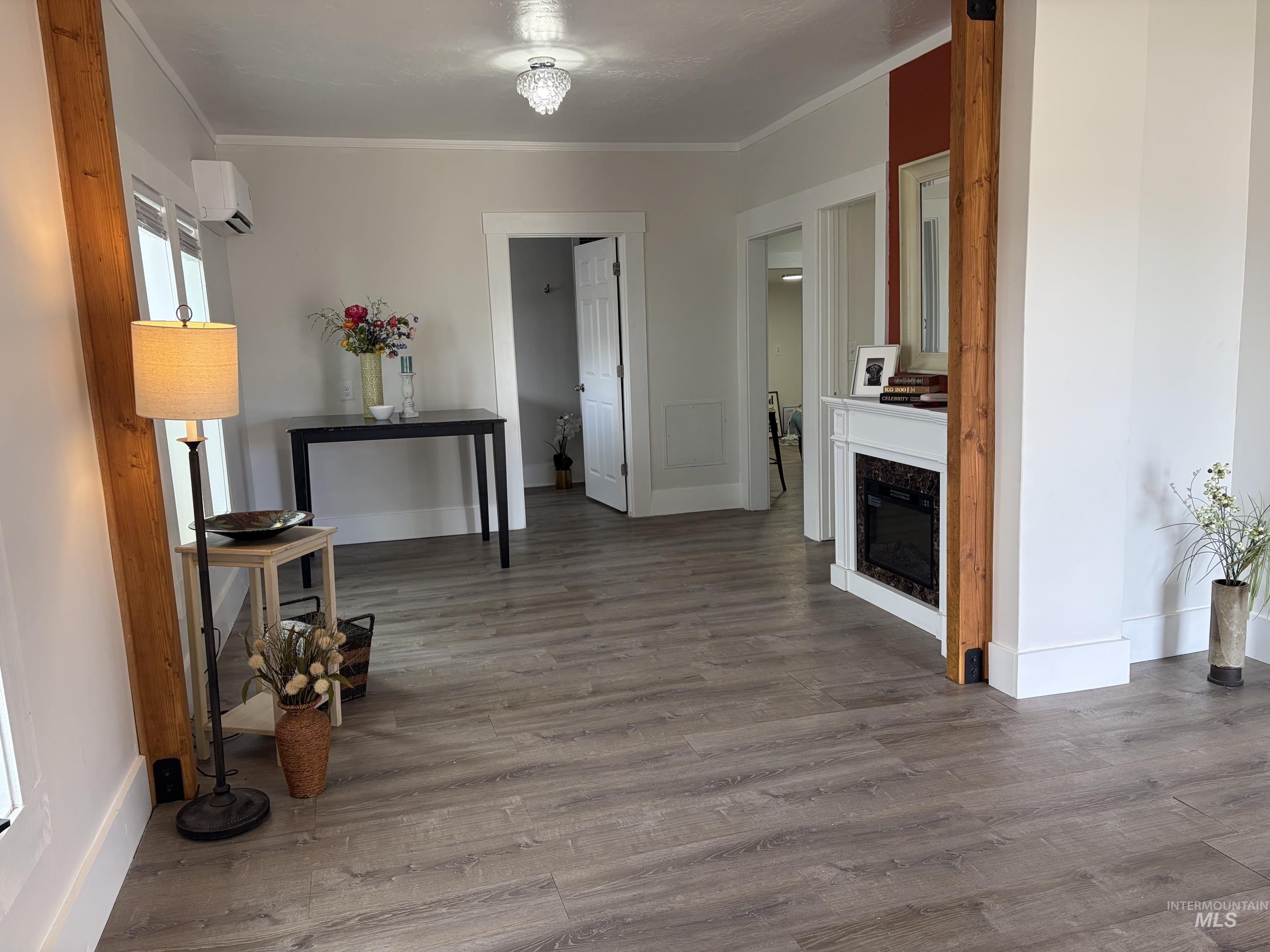 428 N Wardwell Ave Property Photo 2