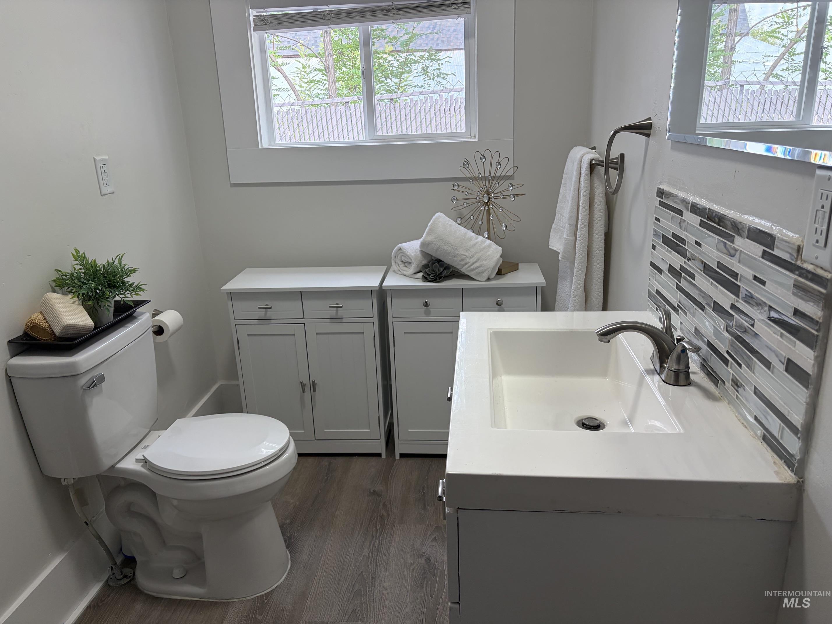 428 N Wardwell Ave Property Photo 11
