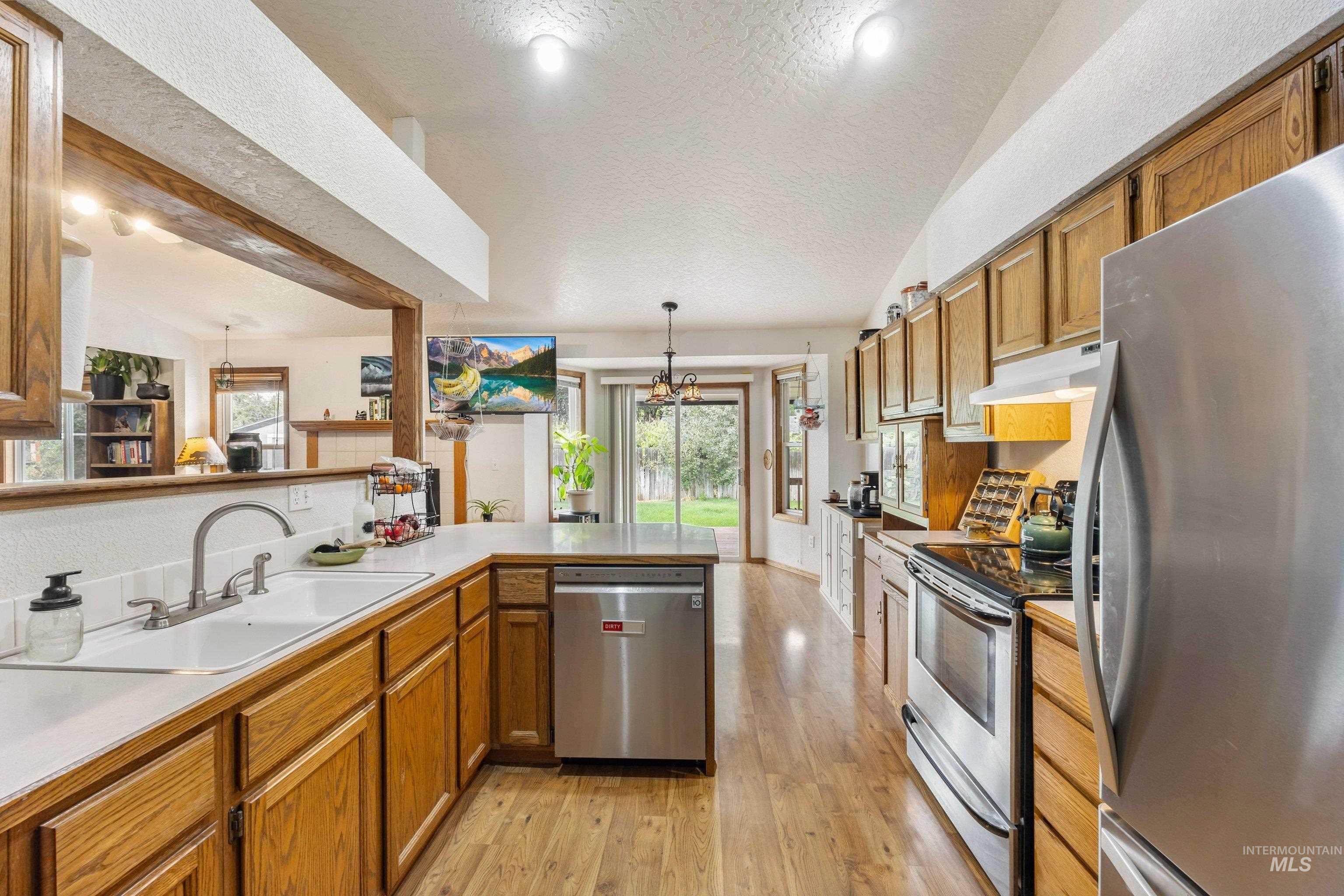 4109 N Eiguren Place Property Photo 6