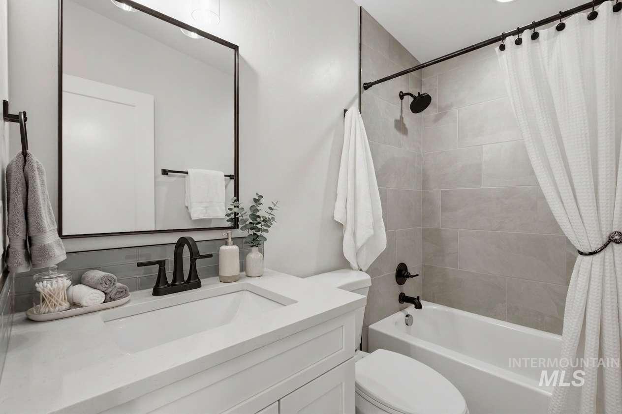 1005 E Aldape Ct Property Photo 15