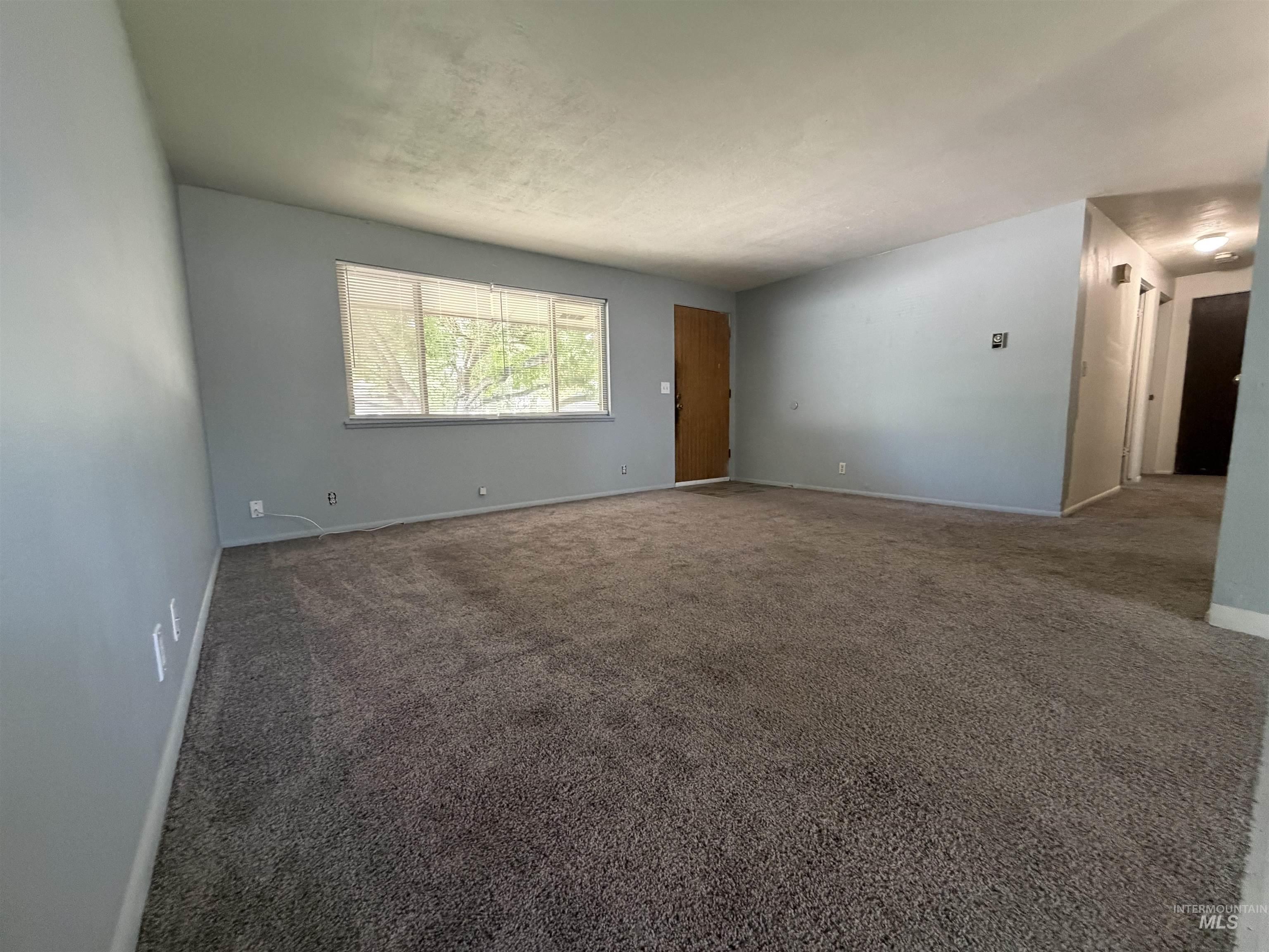 160 S 11th East Property Photo 3