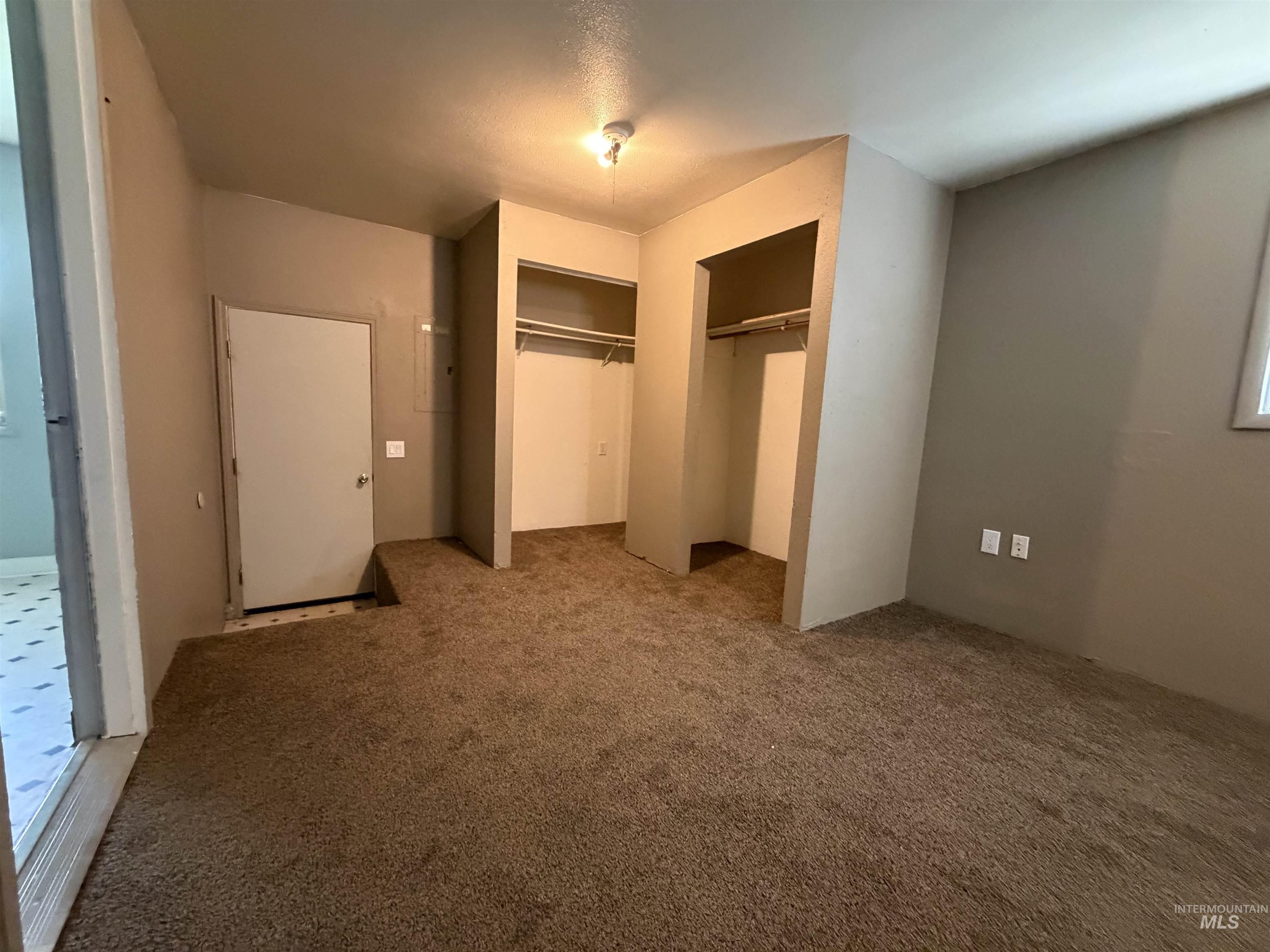 160 S 11th East Property Photo 10