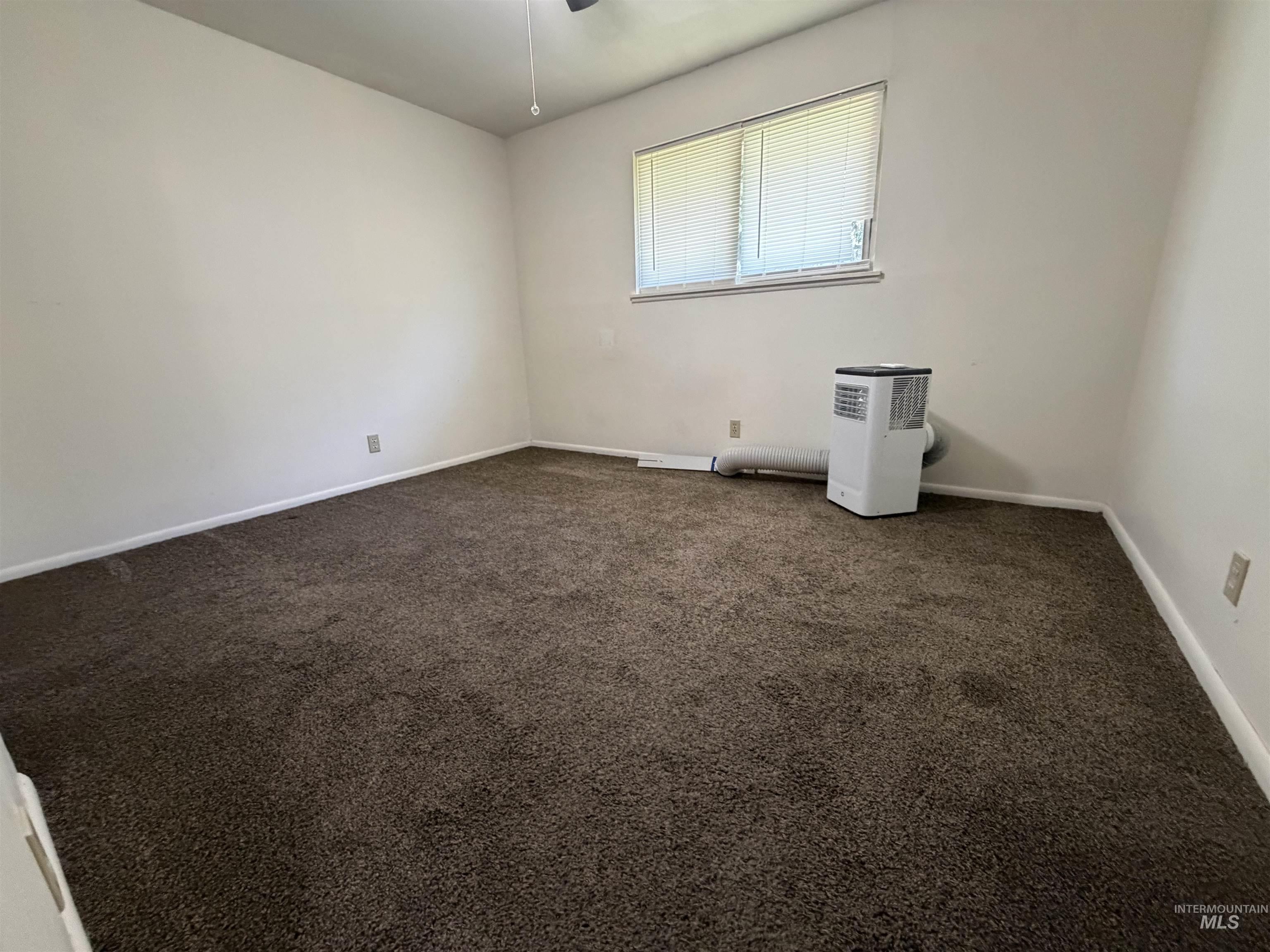 160 S 11th East Property Photo 15