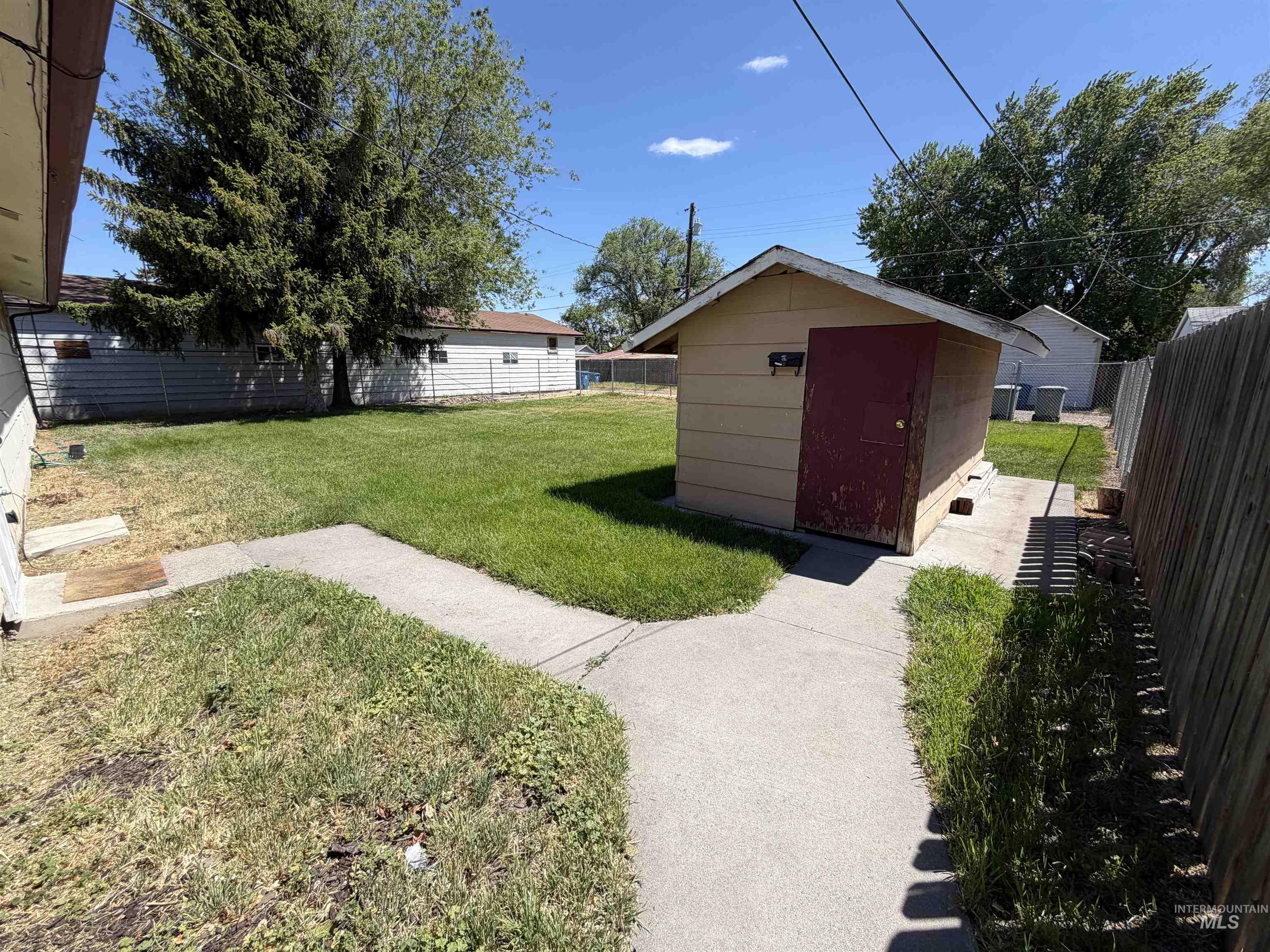 160 S 11th East Property Photo 18