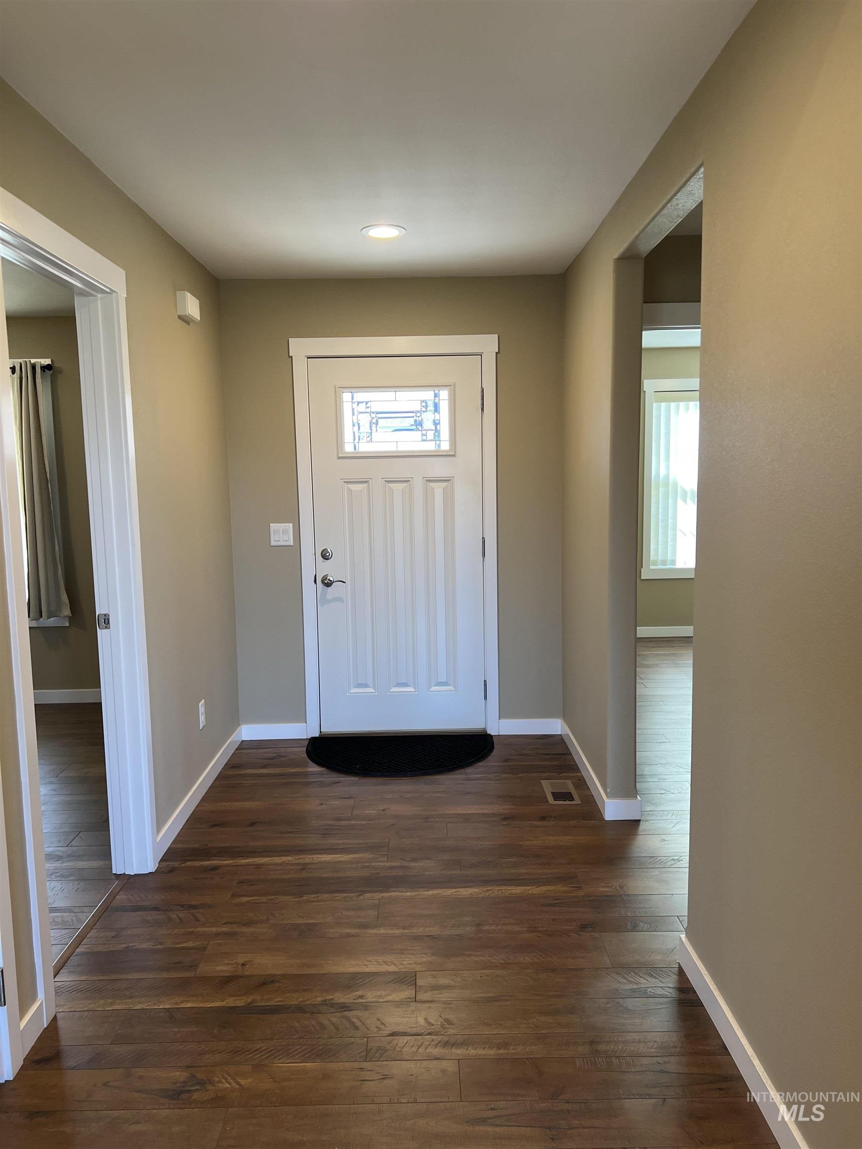 1705 Pioneer Dr. Property Photo 3