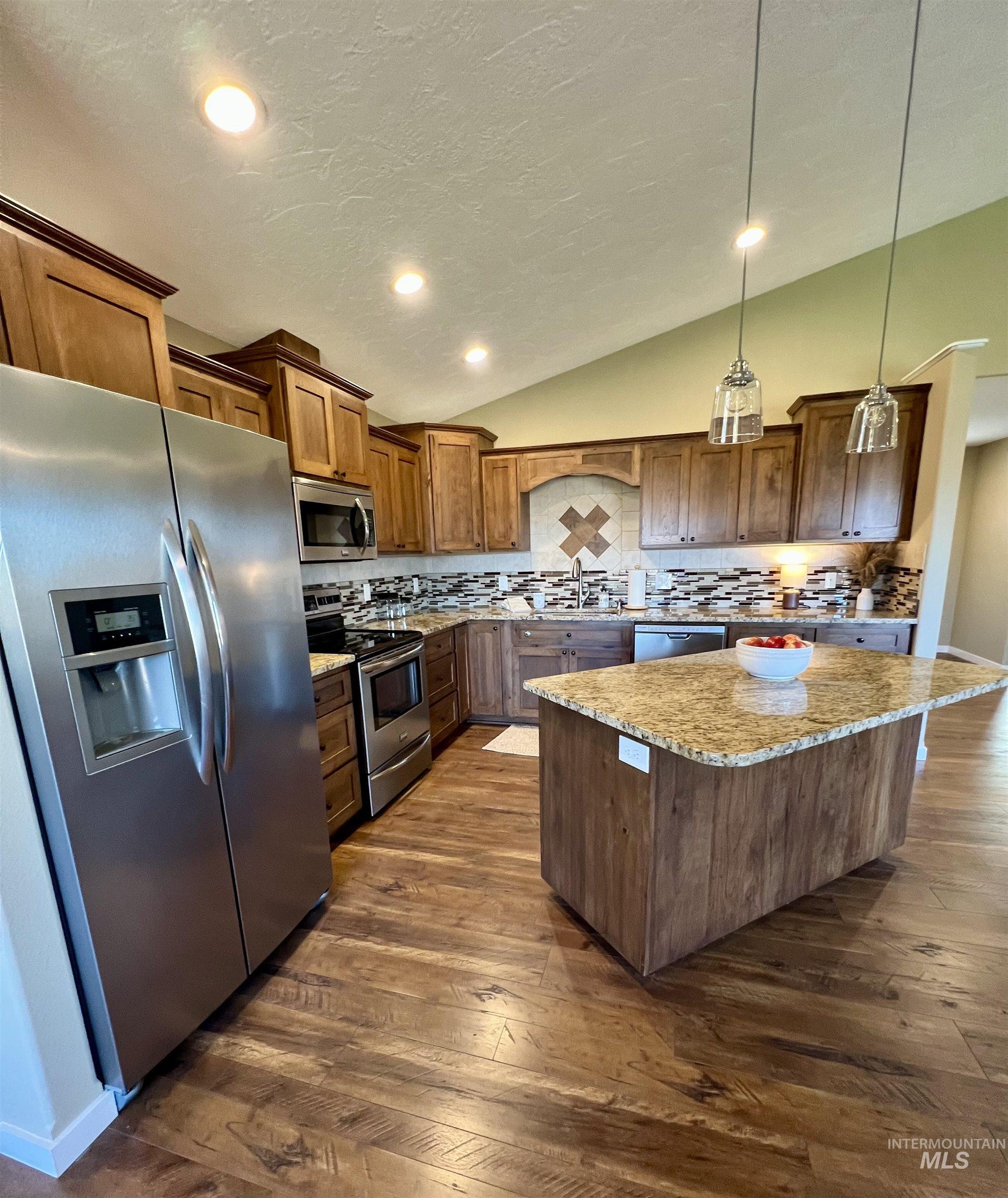 1705 Pioneer Dr. Property Photo 5