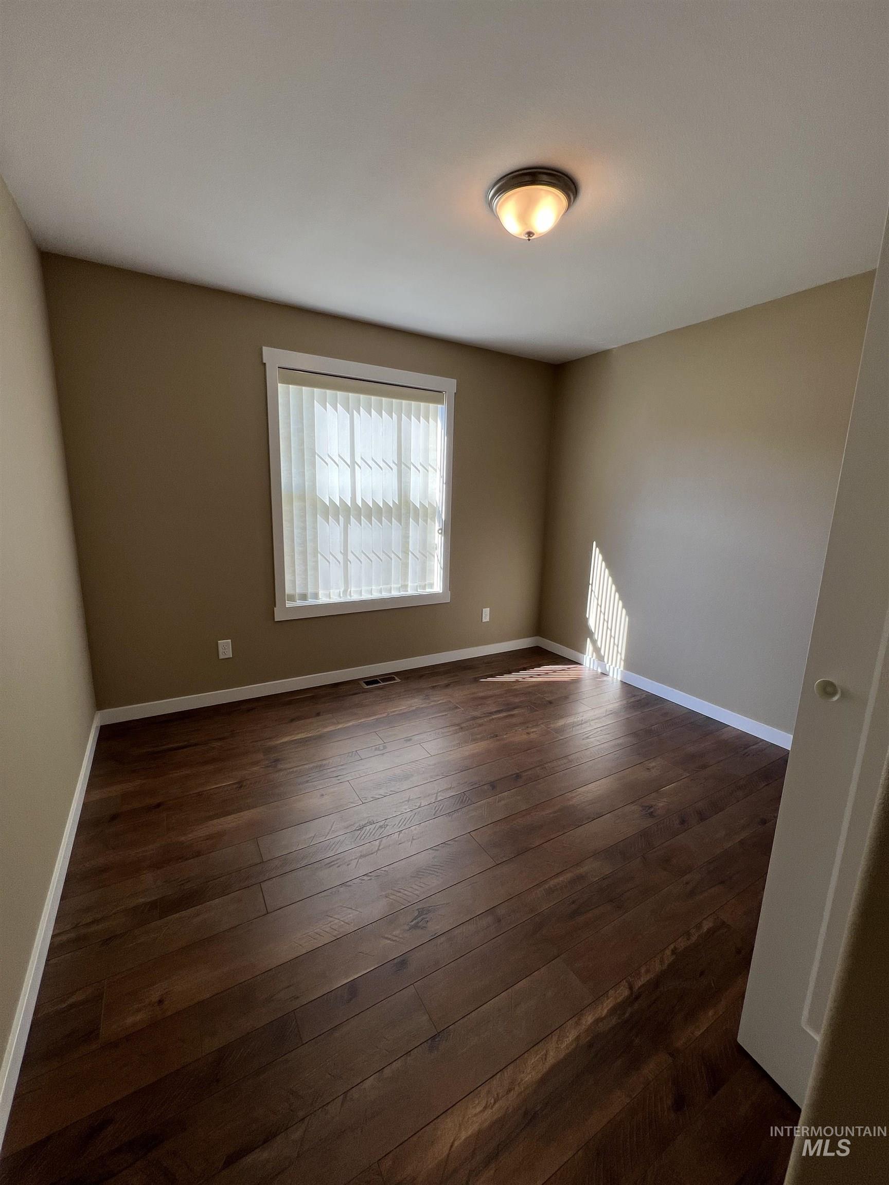 1705 Pioneer Dr. Property Photo 11