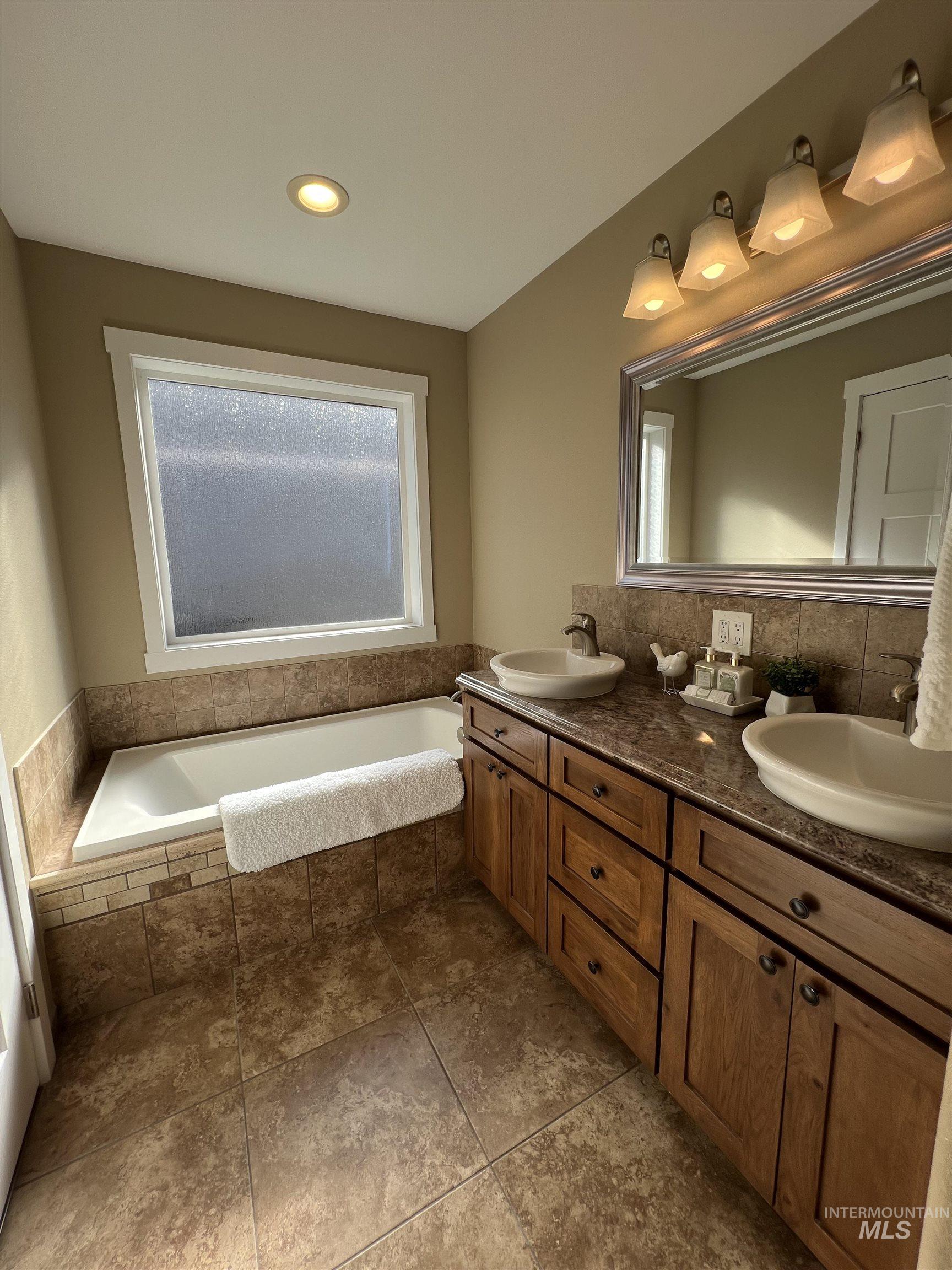 1705 Pioneer Dr. Property Photo 19
