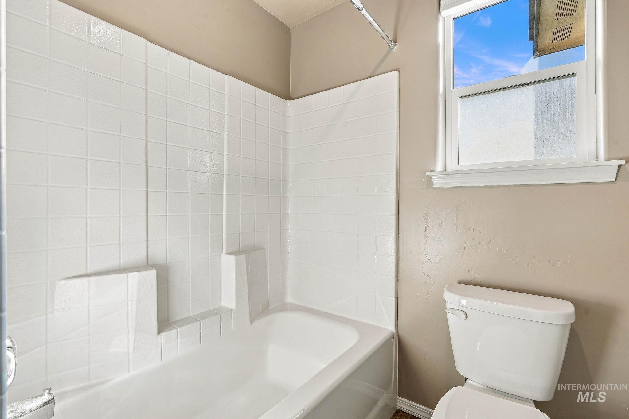 1055 N Ryde Ave Property Photo 35