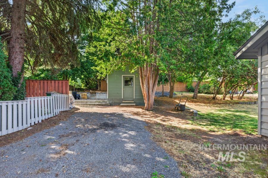 623/625 S Blaine St. Property Photo 2