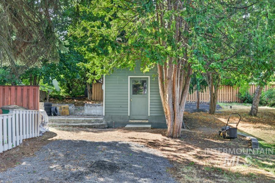 623/625 S Blaine St. Property Photo 3