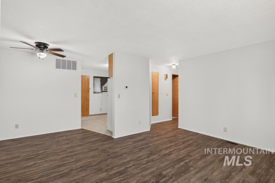 623/625 S Blaine St. Property Photo 11