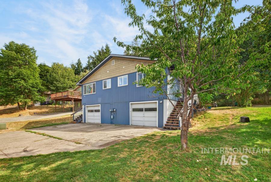 927/929 Vandal Dr. Property Photo 1