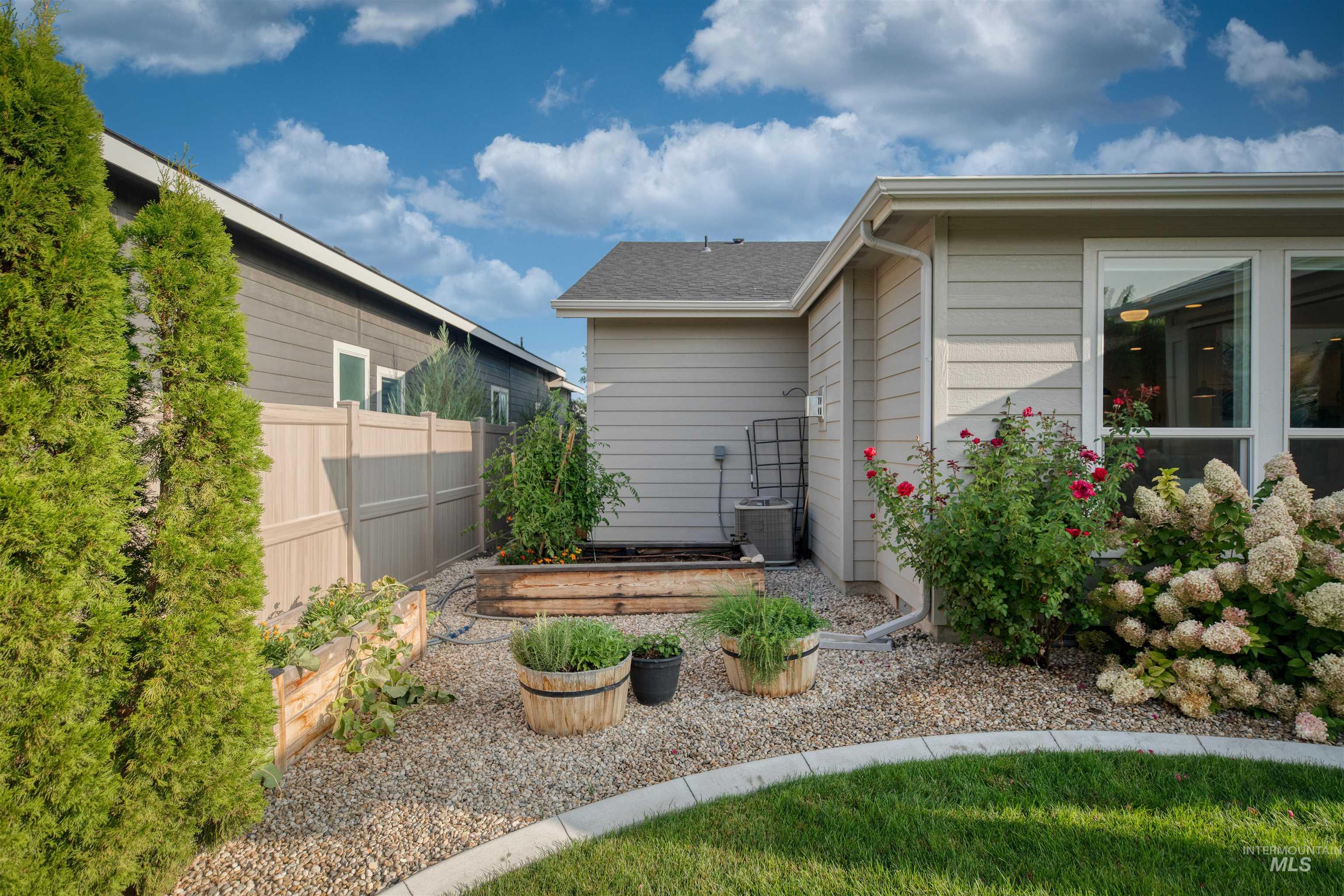 2957 E Renwick Ct Property Photo 40