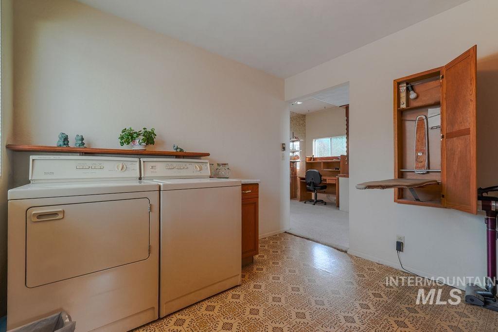 421 E Avenue E Property Photo 14