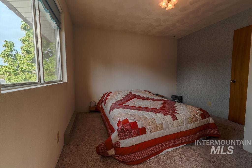 421 E Avenue E Property Photo 17