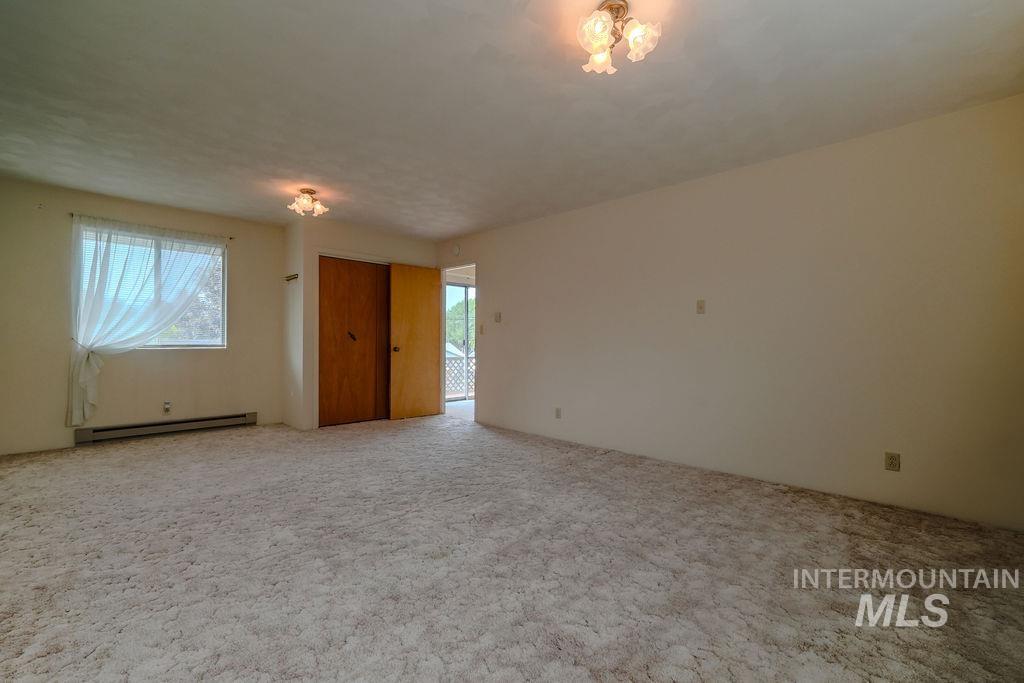 421 E Avenue E Property Photo 21