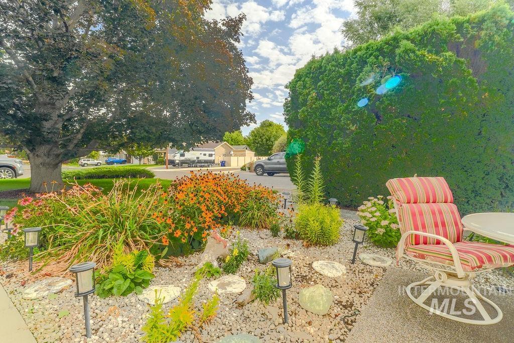 421 E Avenue E Property Photo 28