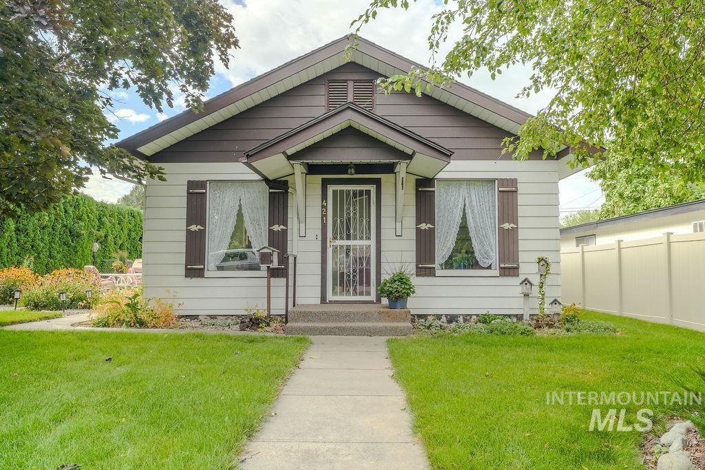 421 E Avenue E Property Photo 33