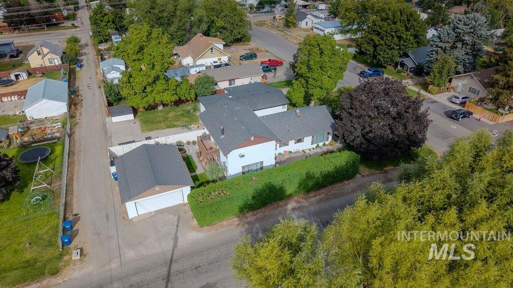 421 E Avenue E Property Photo 36