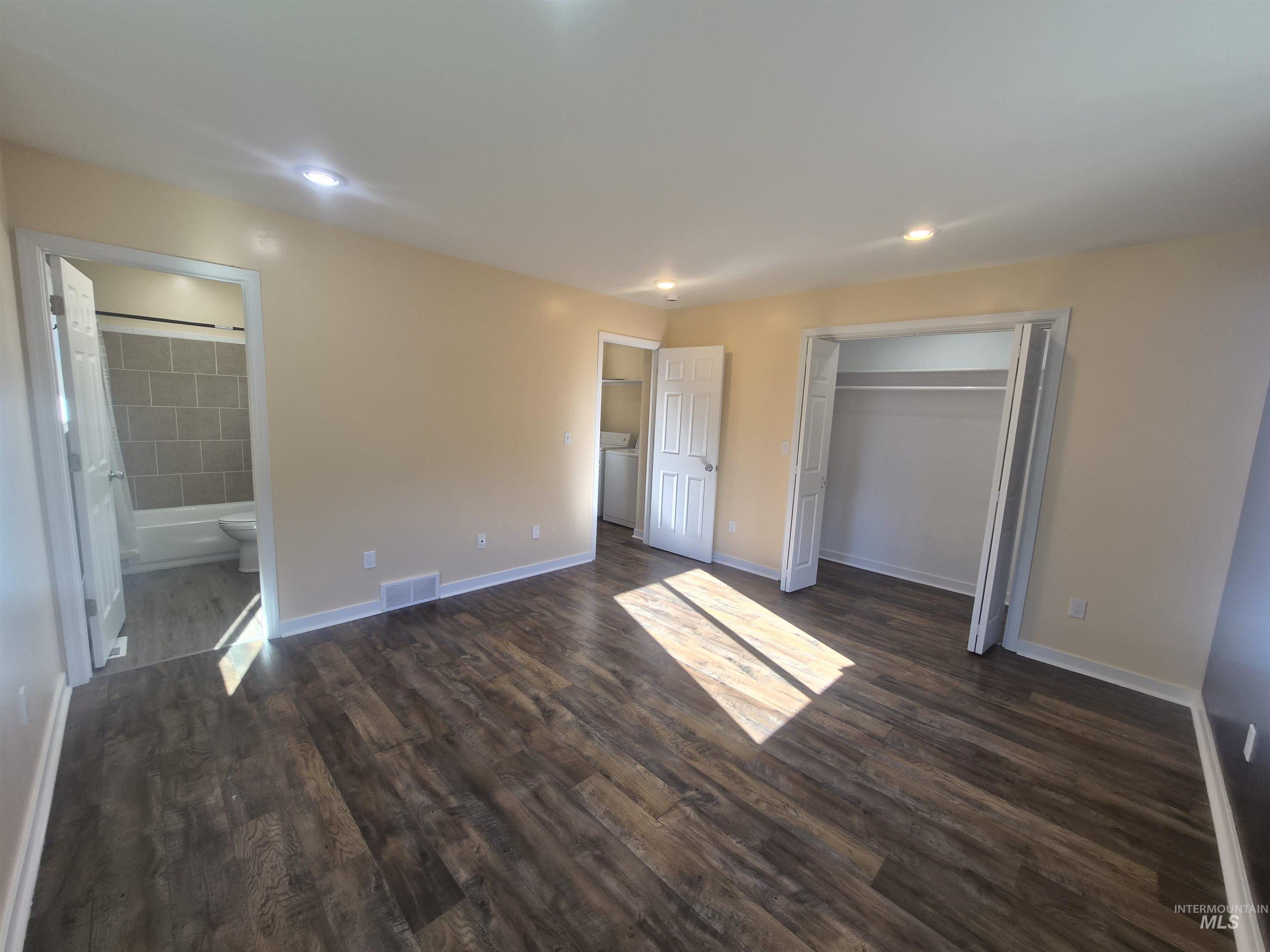 1069 Harris Loop Property Photo 11