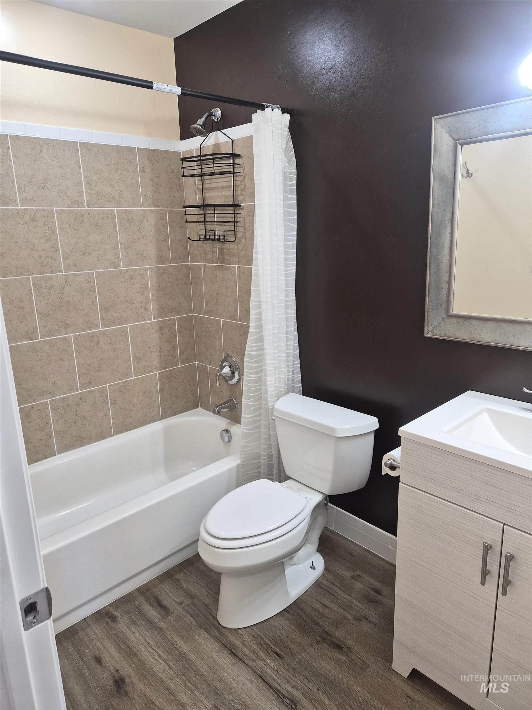 1069 Harris Loop Property Photo 18