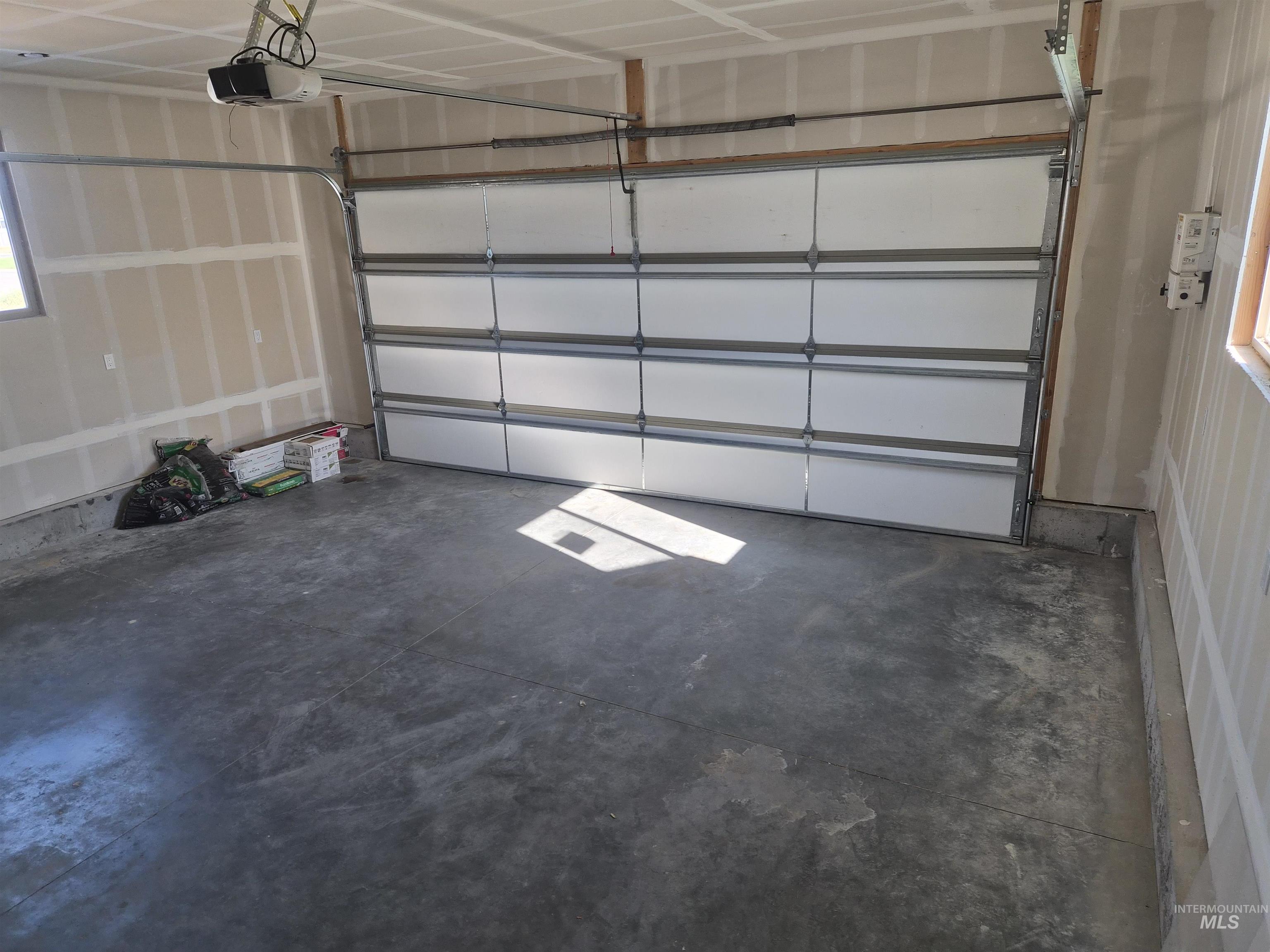 1069 Harris Loop Property Photo 21