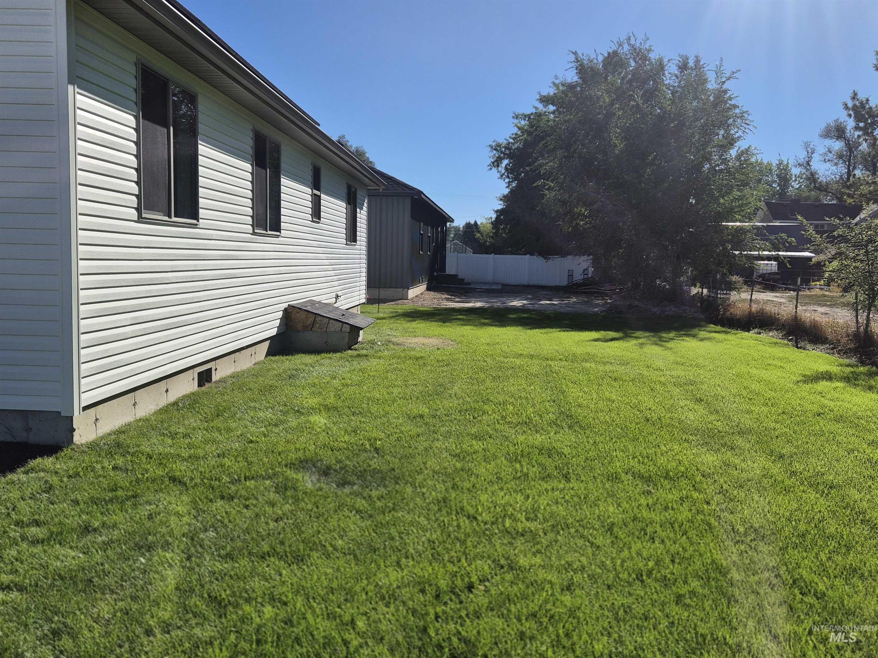 1069 Harris Loop Property Photo 23