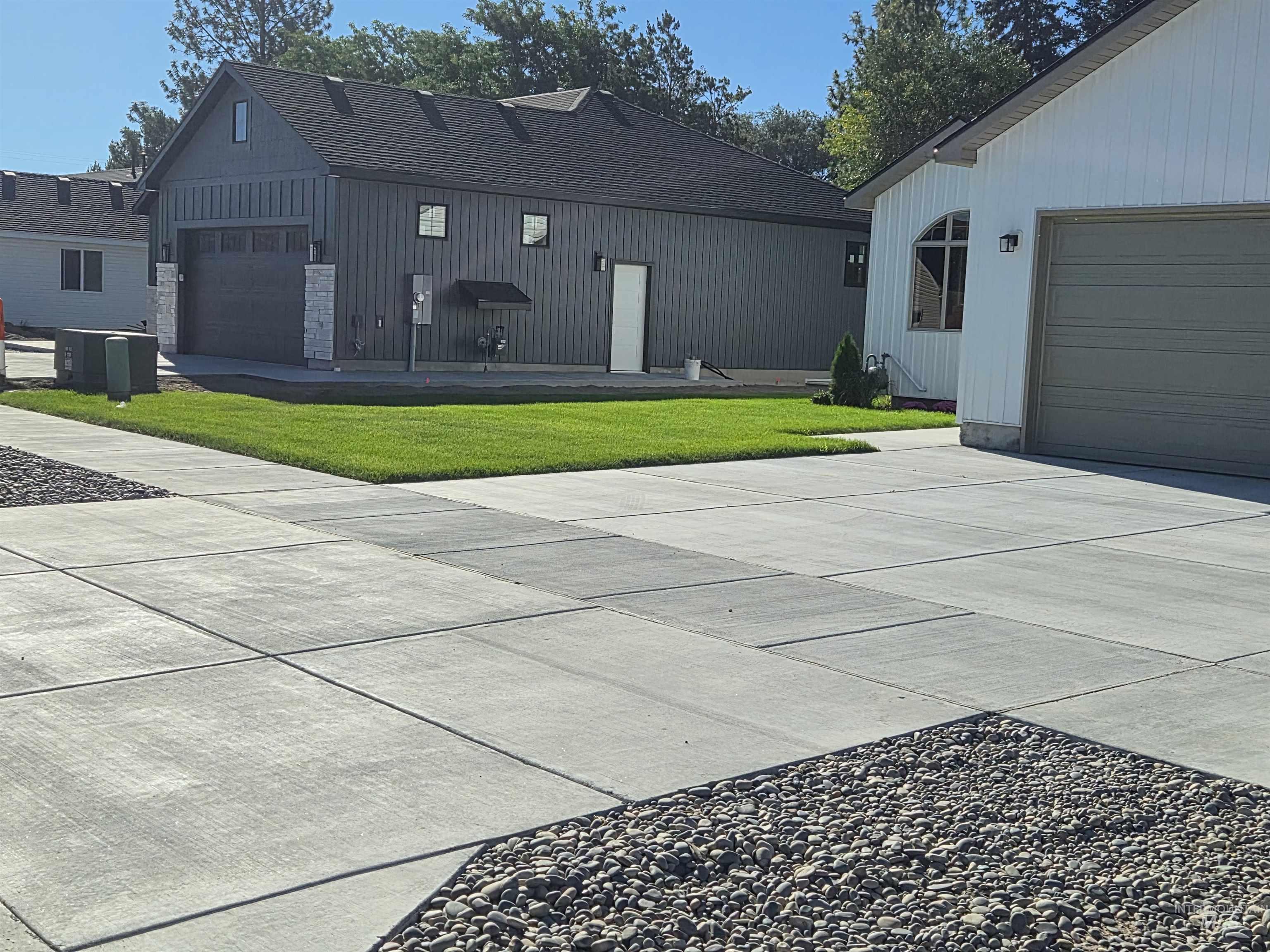 1069 Harris Loop Property Photo 25