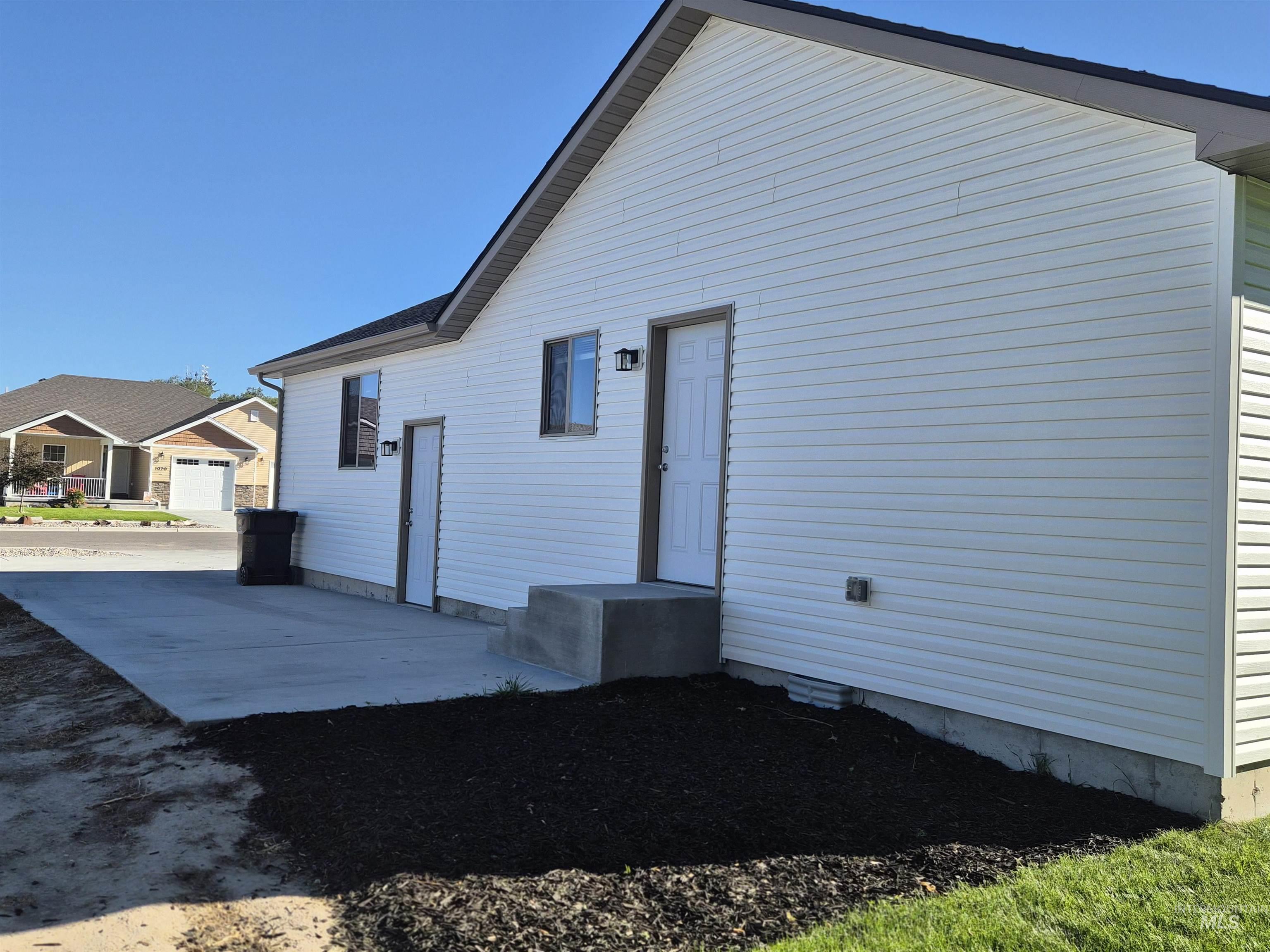 1069 Harris Loop Property Photo 26