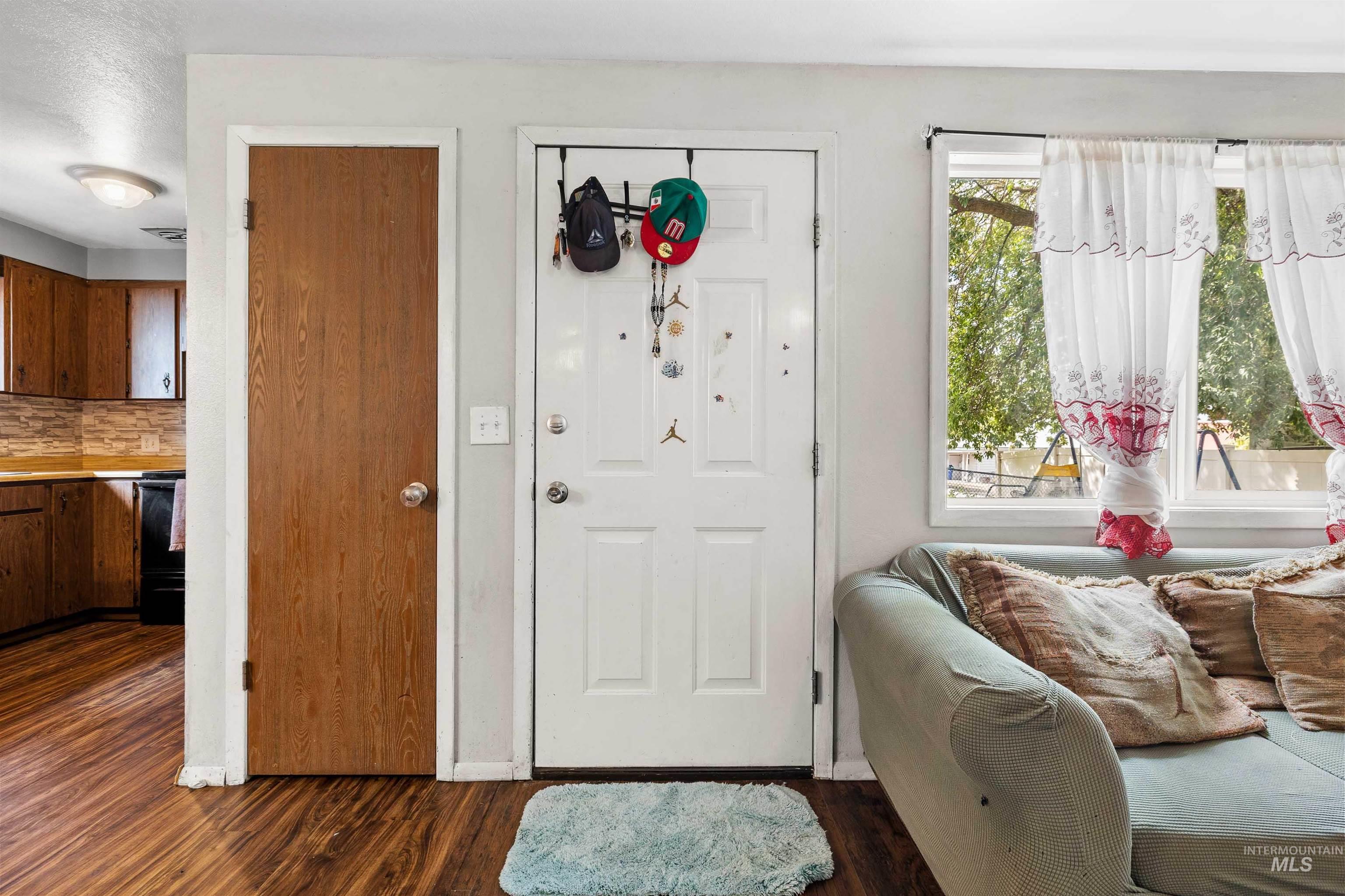 120 E Avenue C Property Photo 3