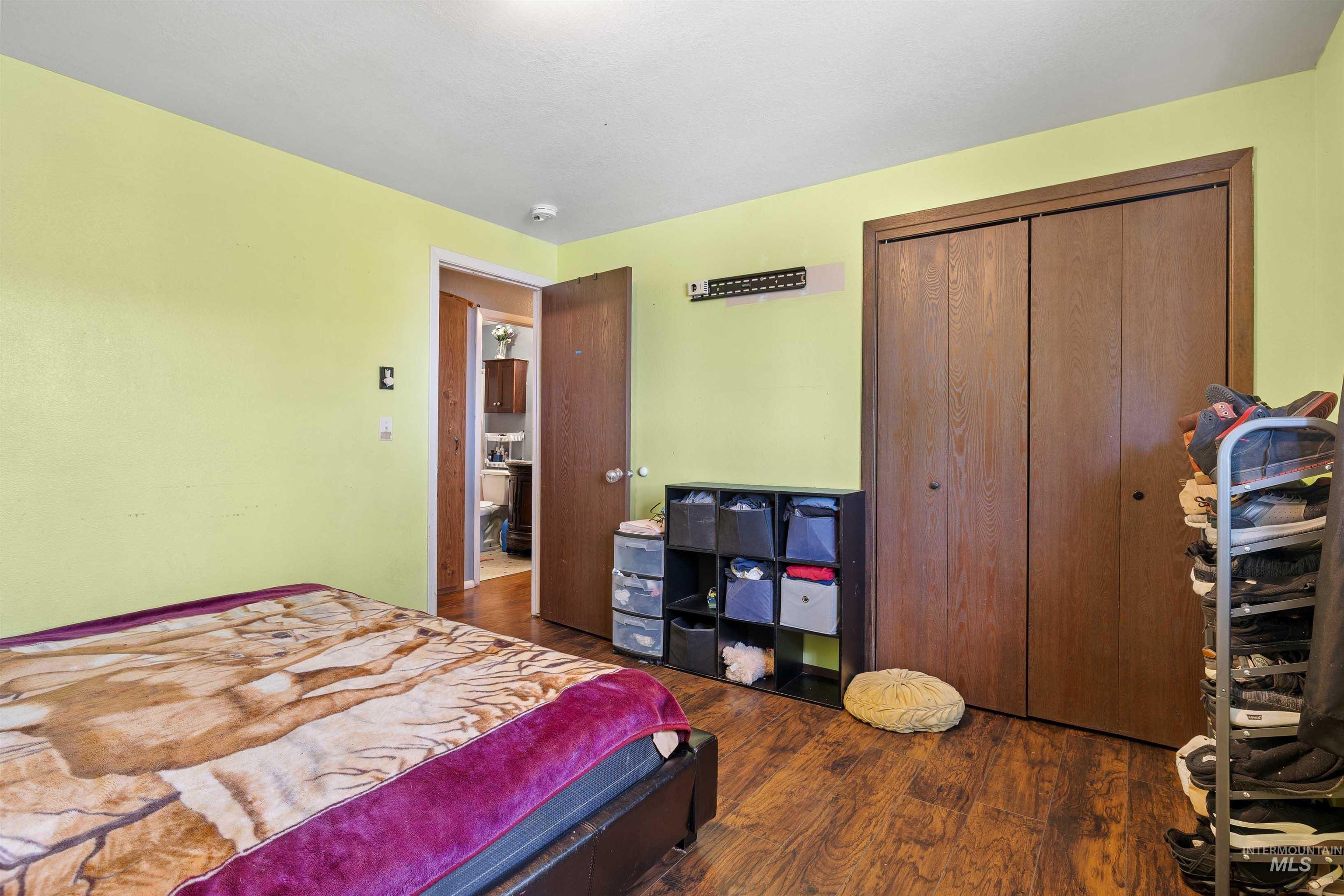 120 E Avenue C Property Photo 12