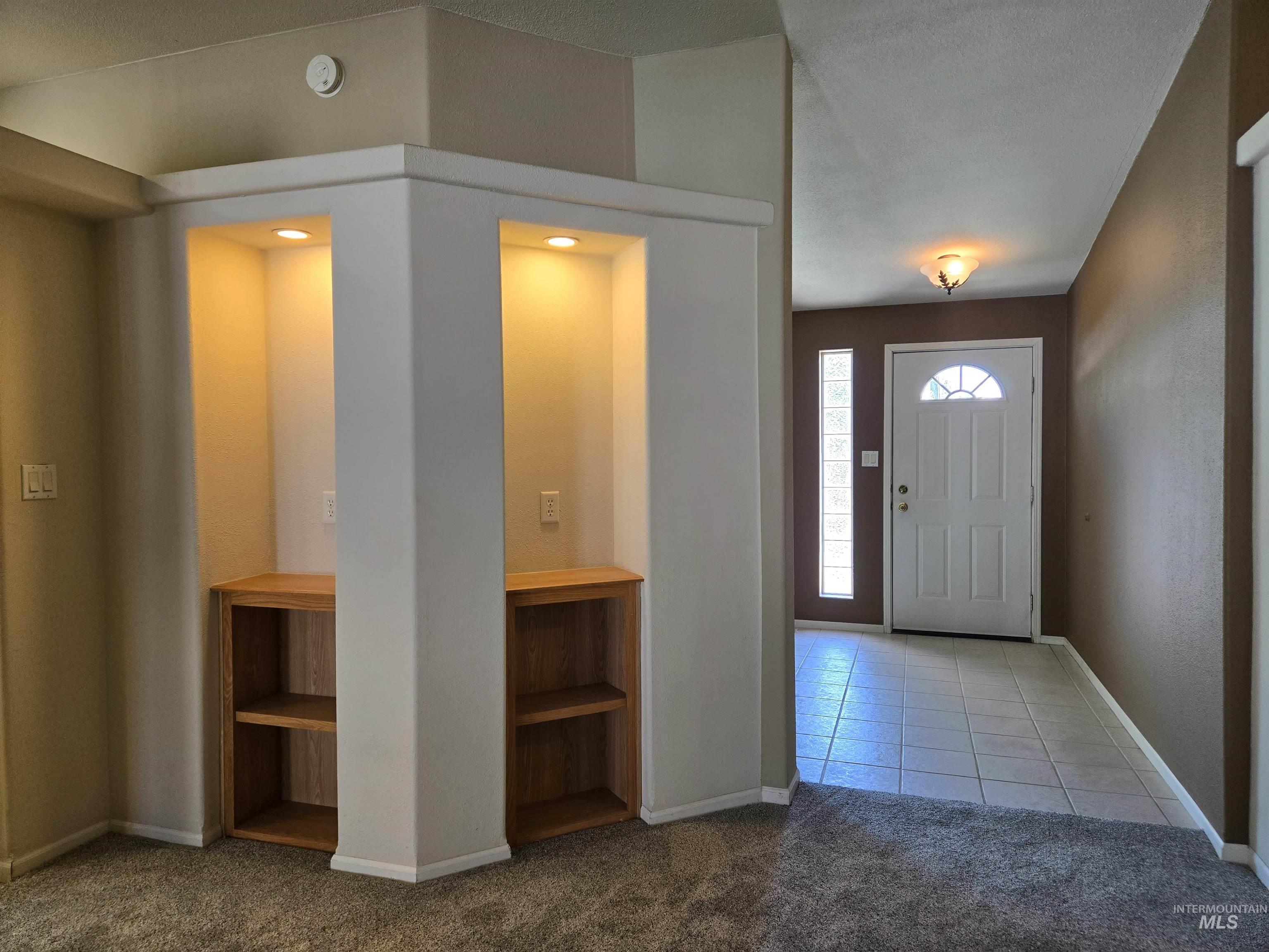 2134 Maple Court Property Photo 5