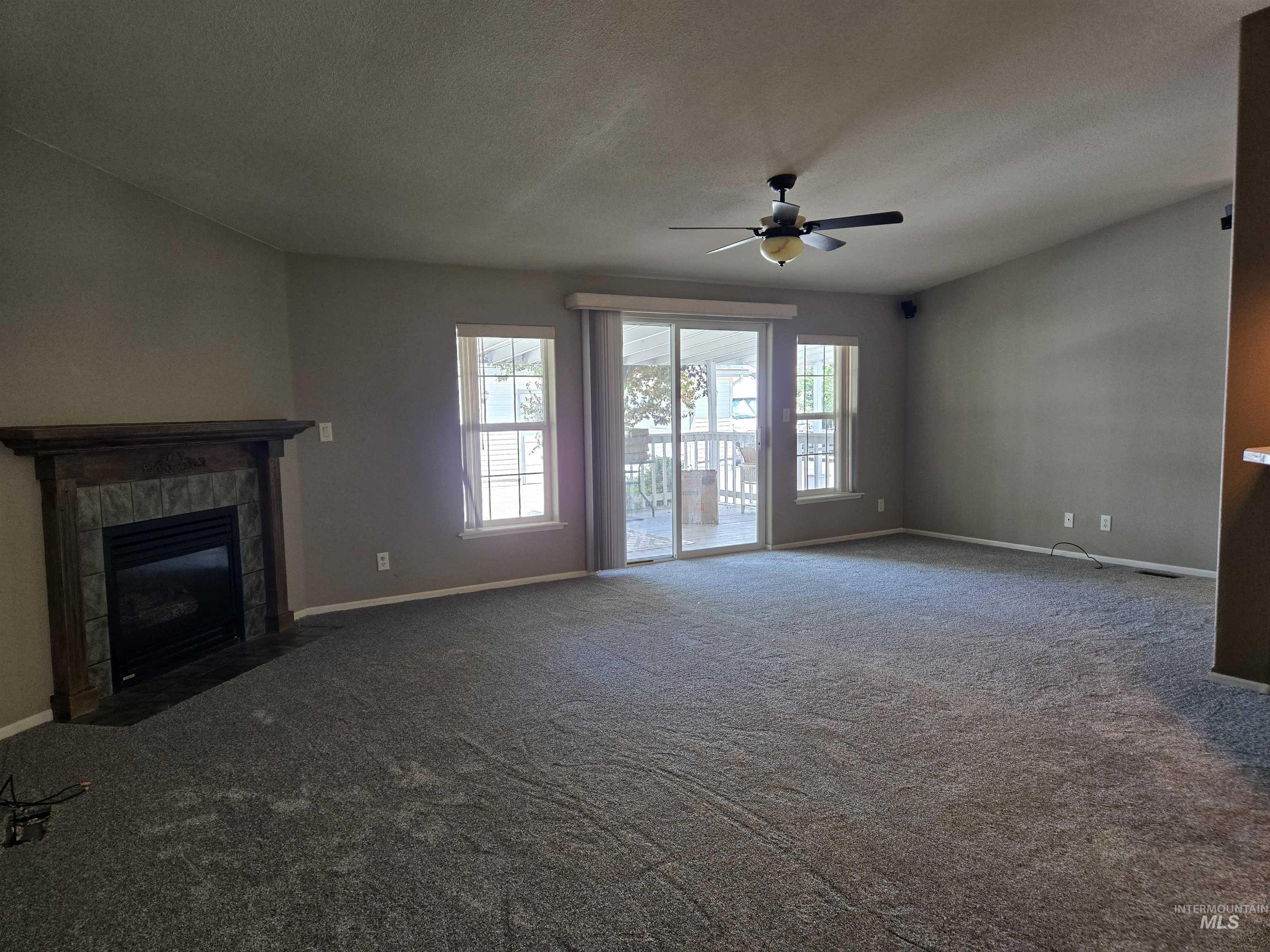 2134 Maple Court Property Photo 7