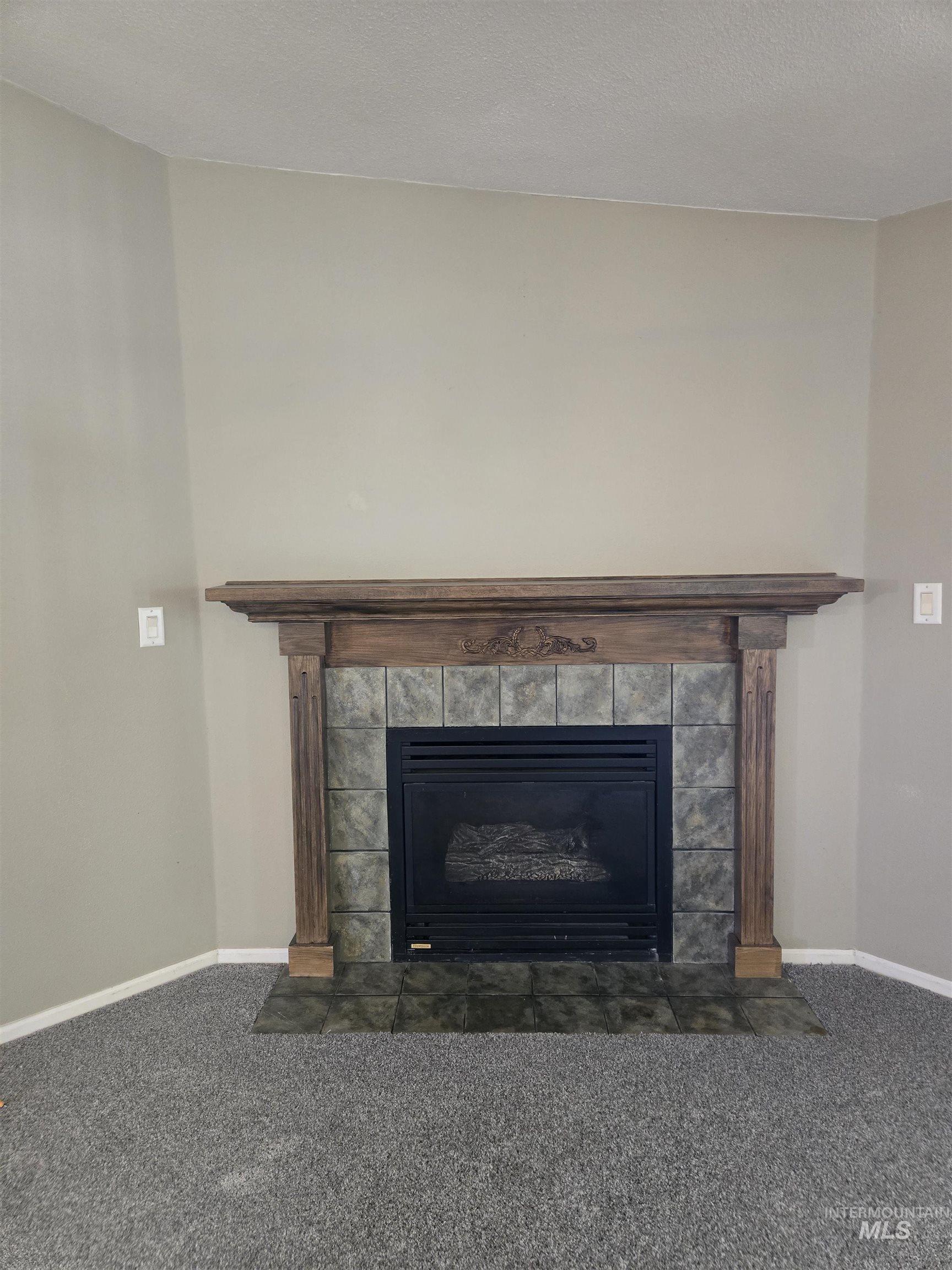 2134 Maple Court Property Photo 8