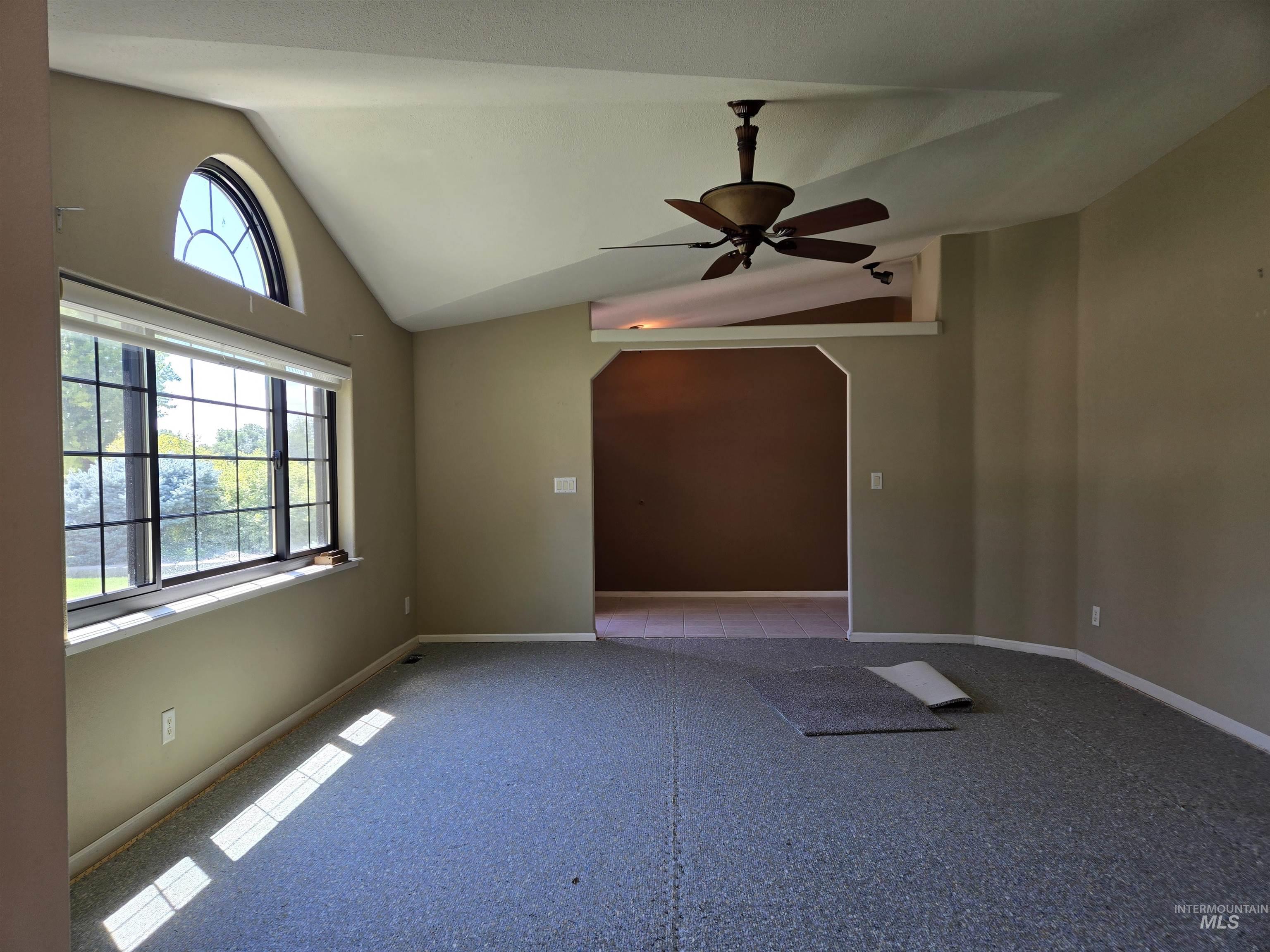 2134 Maple Court Property Photo 16