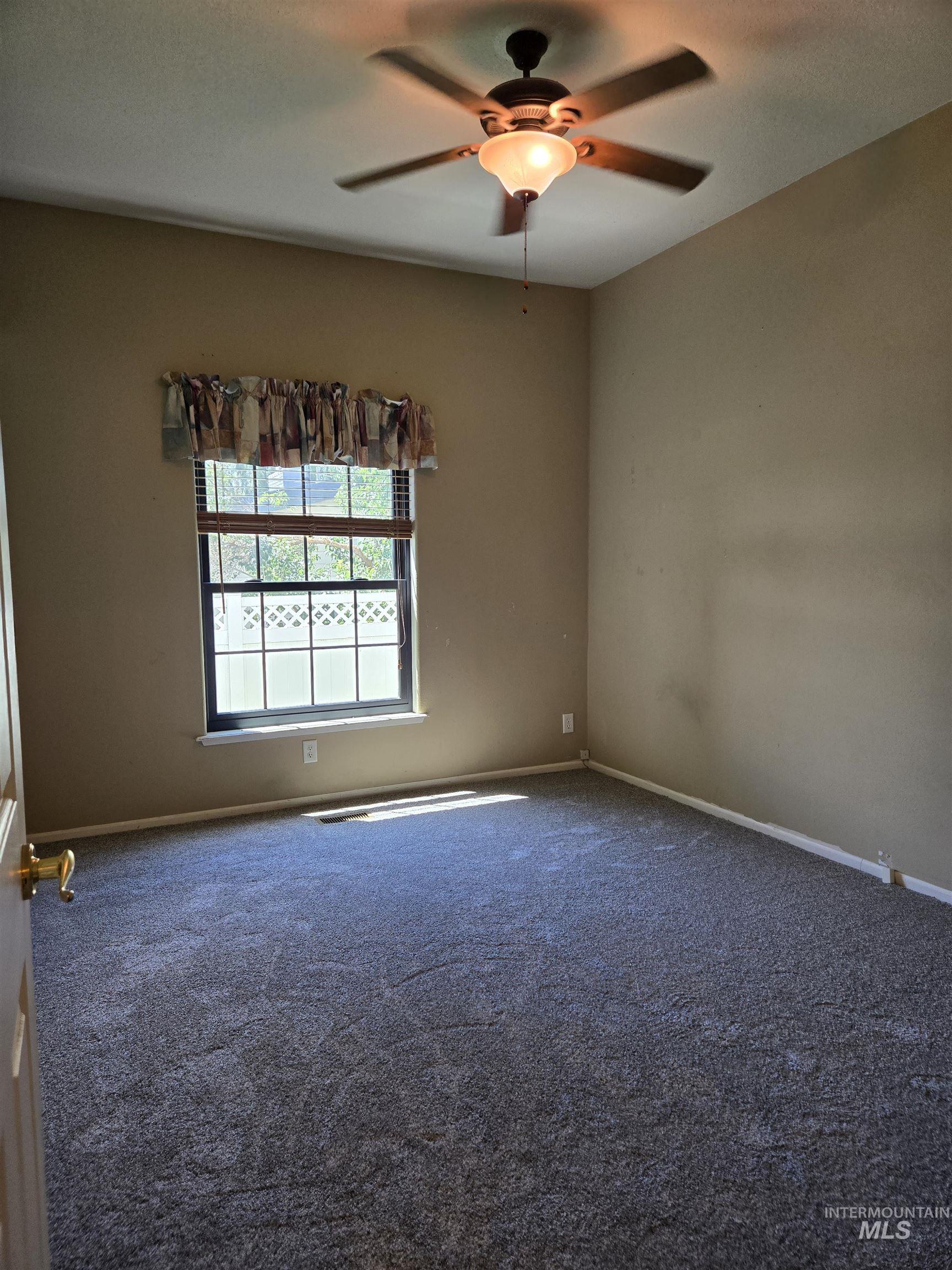 2134 Maple Court Property Photo 24