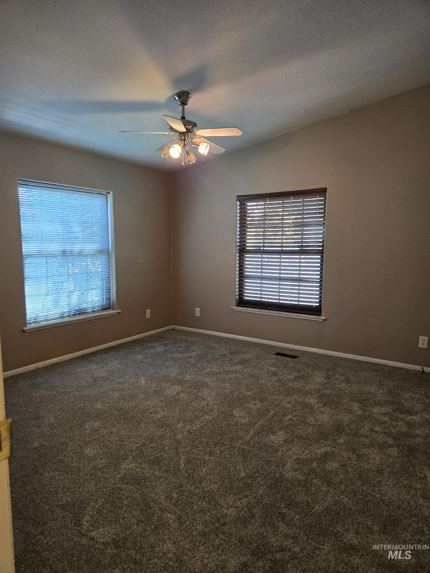 2134 Maple Court Property Photo 25