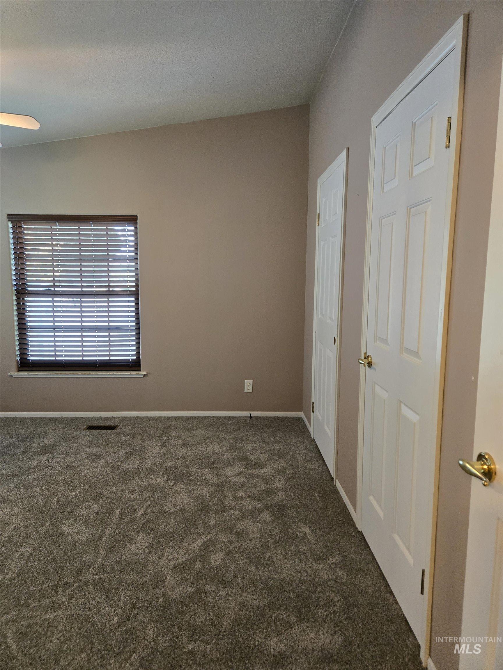 2134 Maple Court Property Photo 26