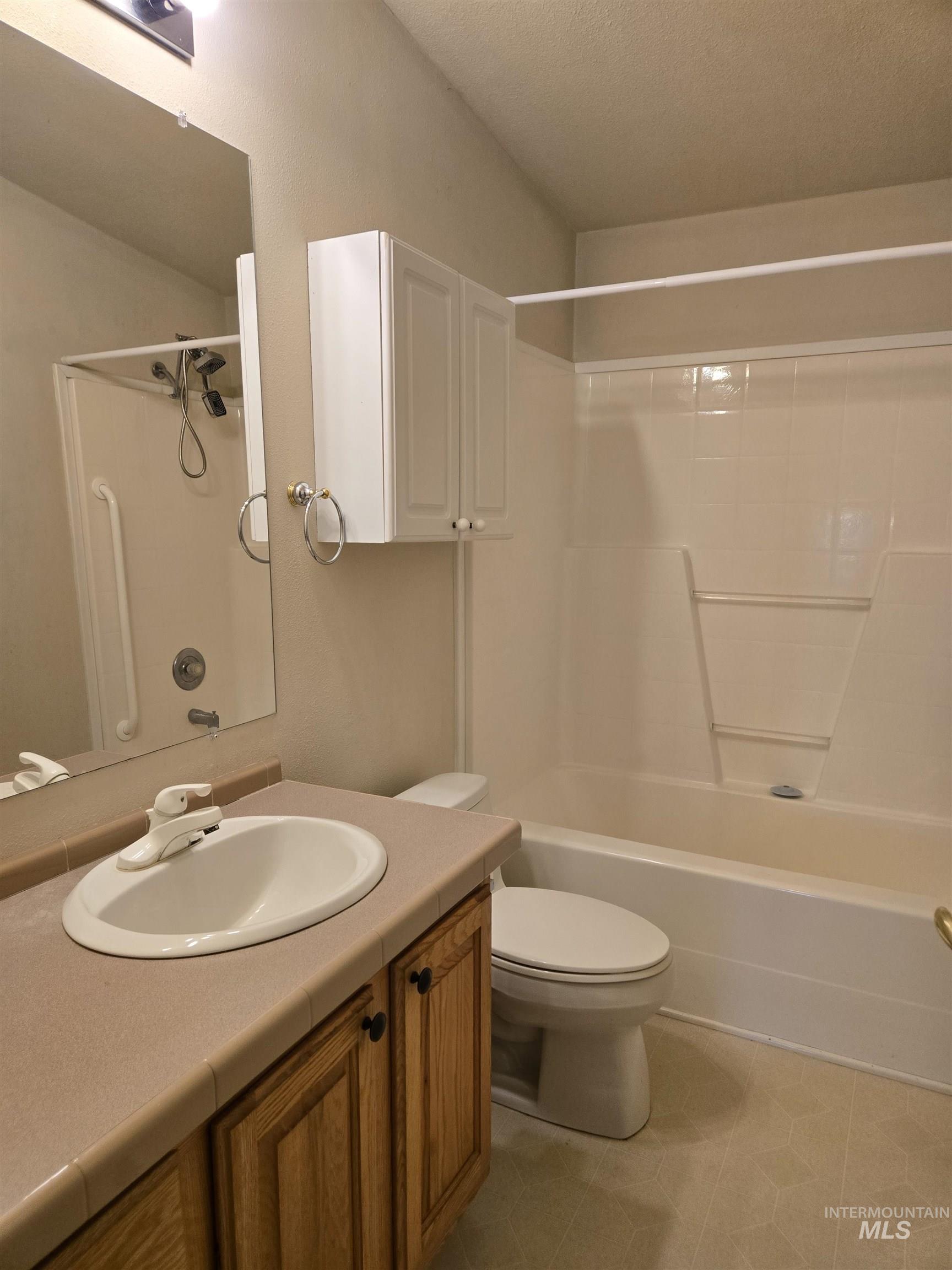 2134 Maple Court Property Photo 27
