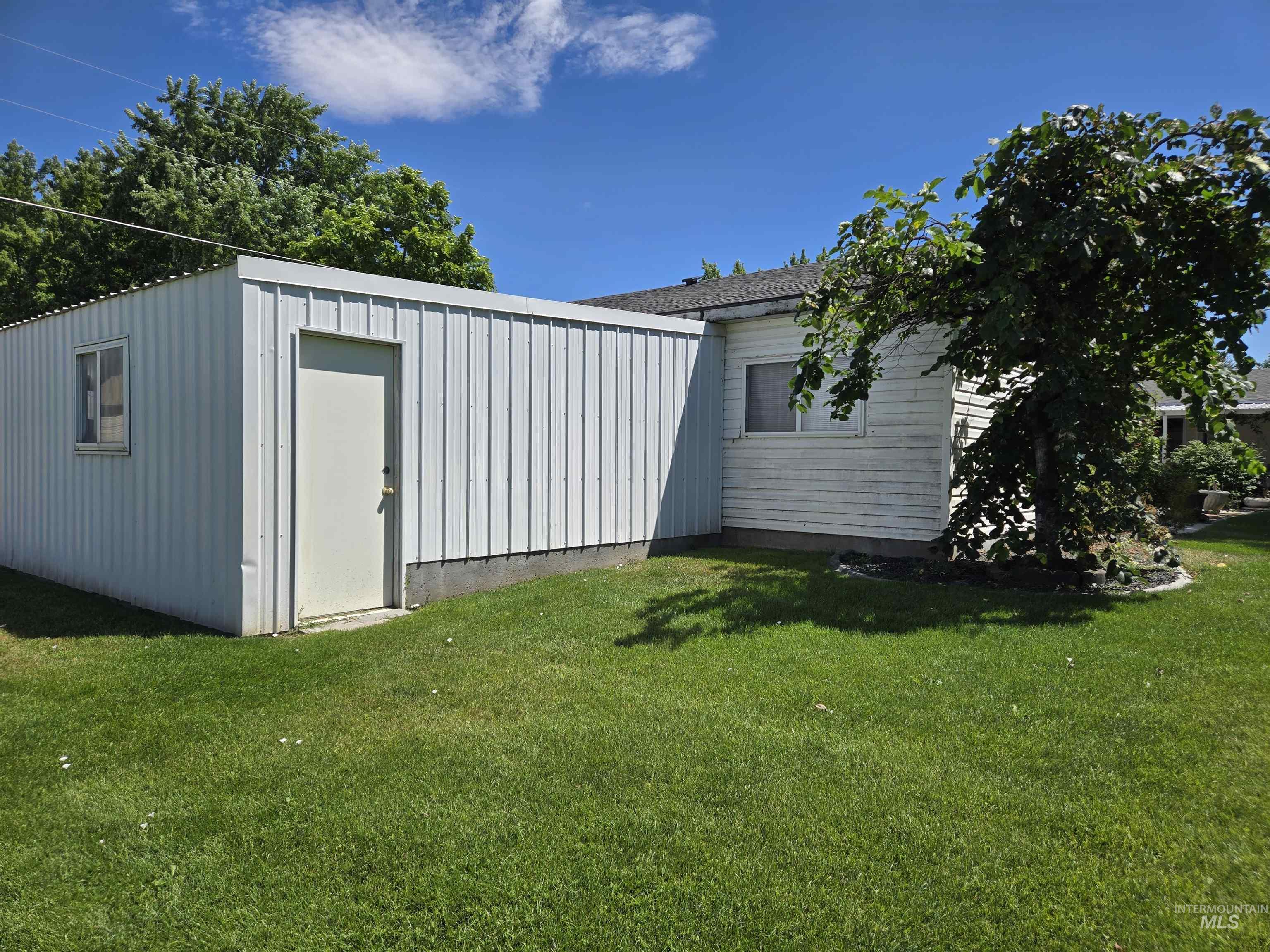 2134 Maple Court Property Photo 31