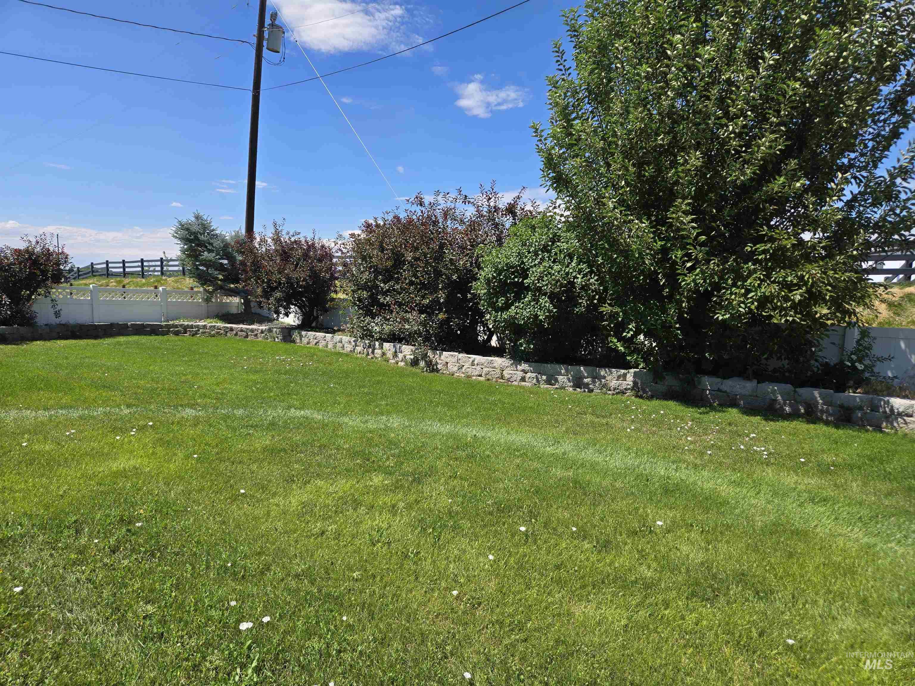 2134 Maple Court Property Photo 33