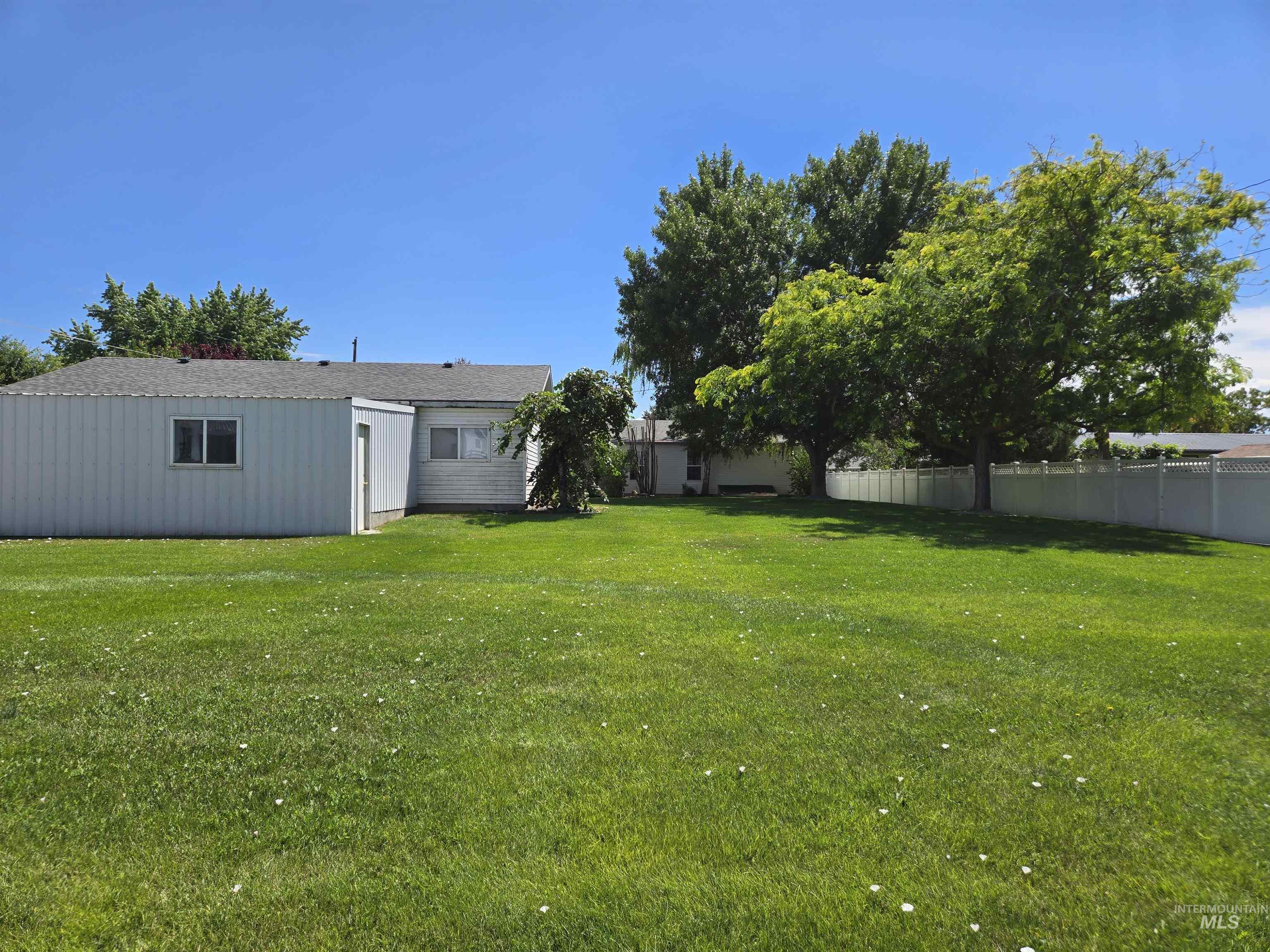 2134 Maple Court Property Photo 34