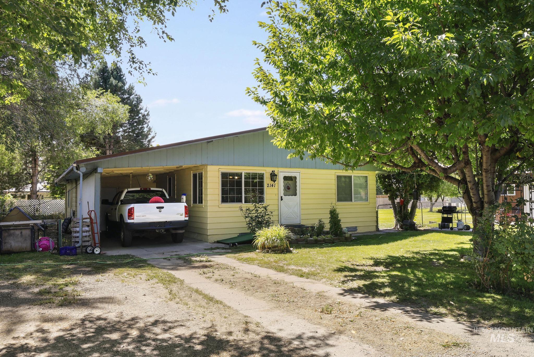 2141 18th Street Property Photo 1