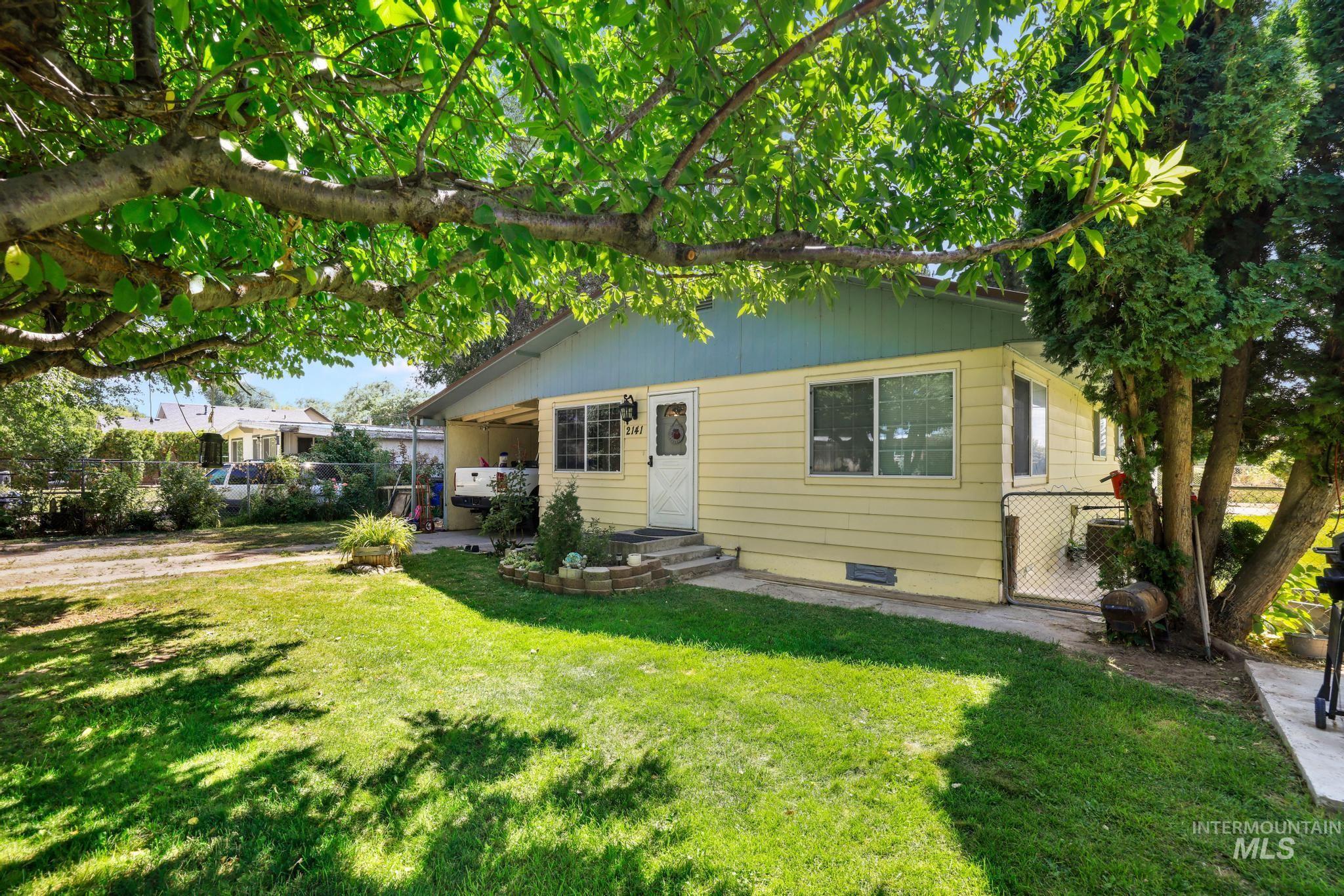 2141 18th Street Property Photo 2