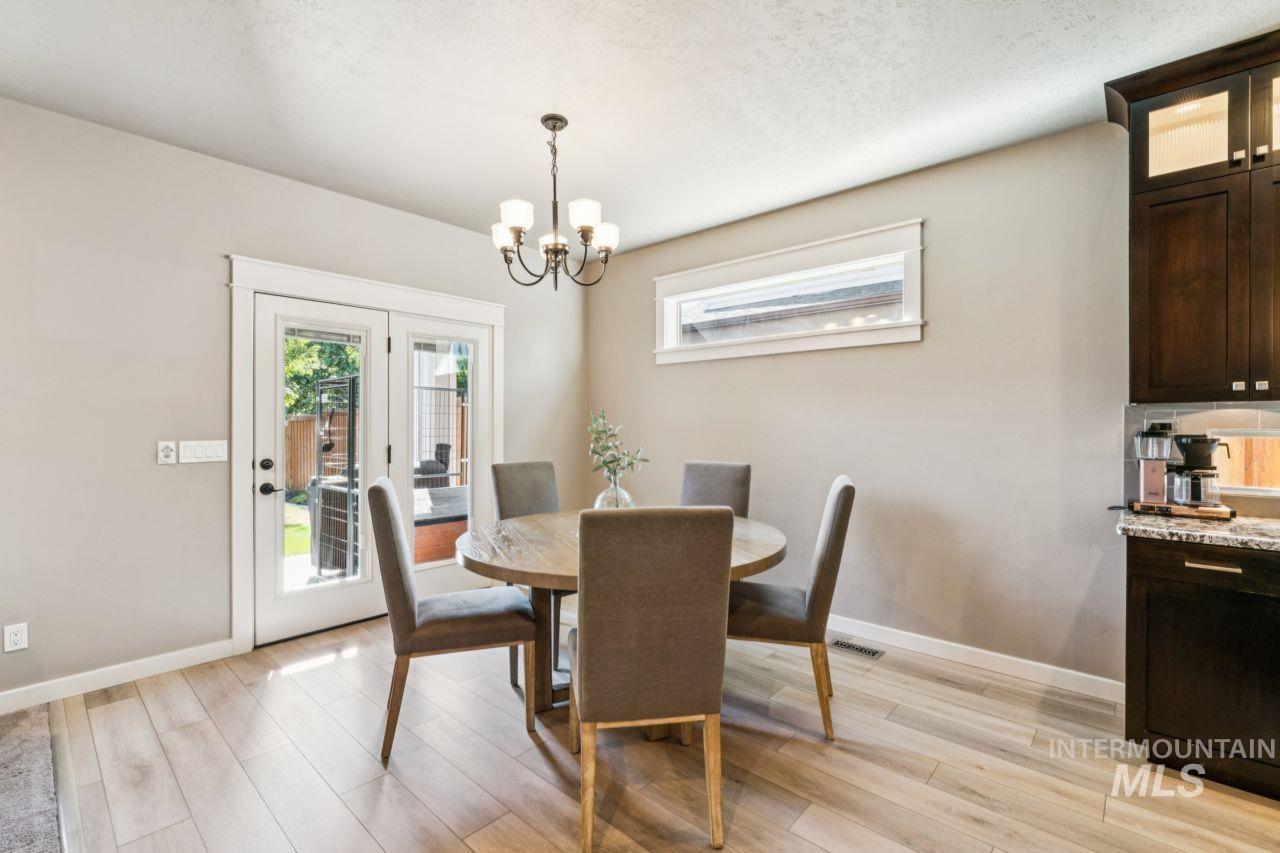 124 S Rivermist Property Photo 15
