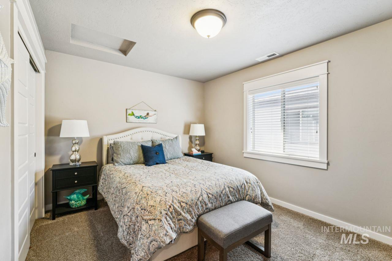 124 S Rivermist Property Photo 38