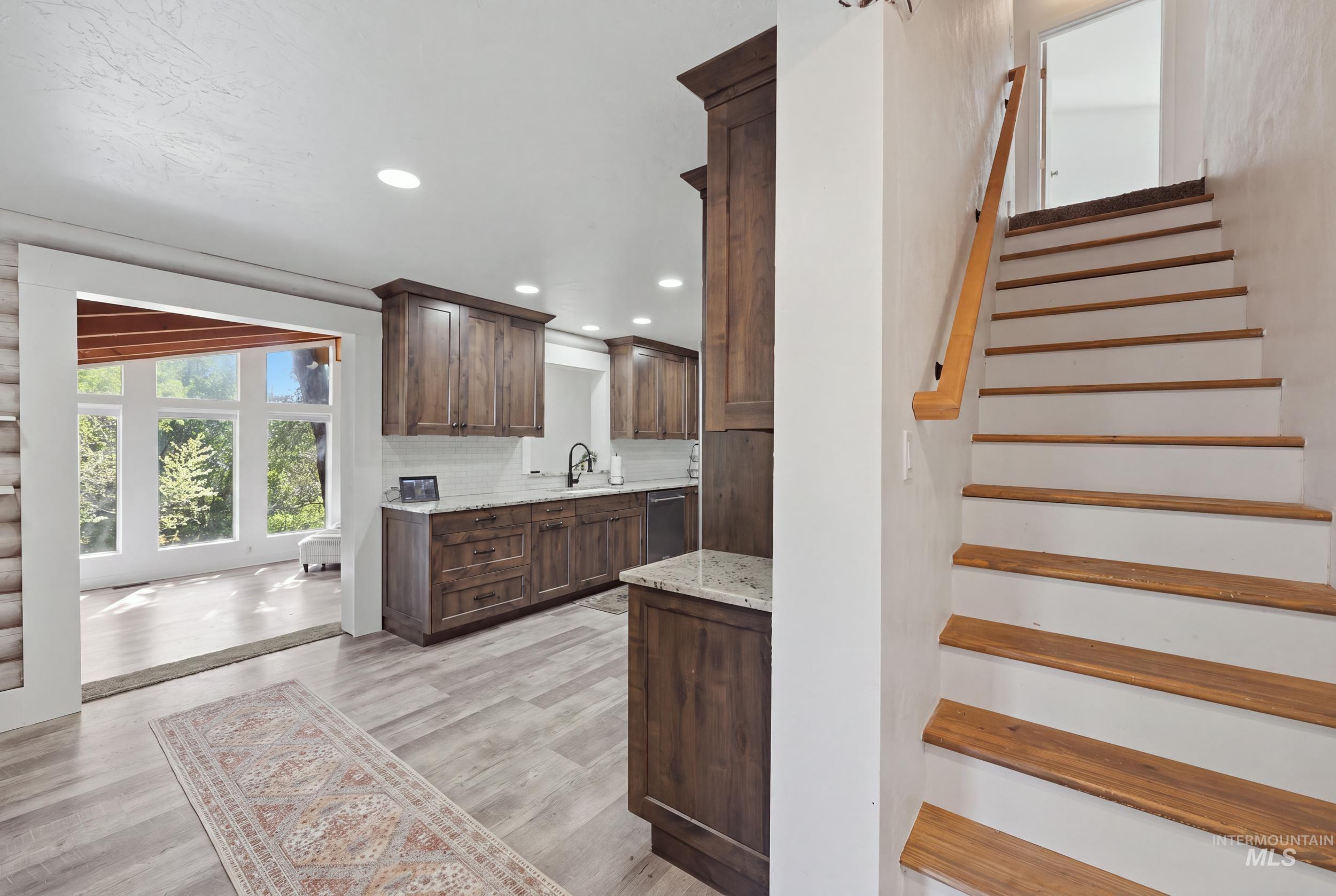 6 Sunburst Rd Property Photo 28